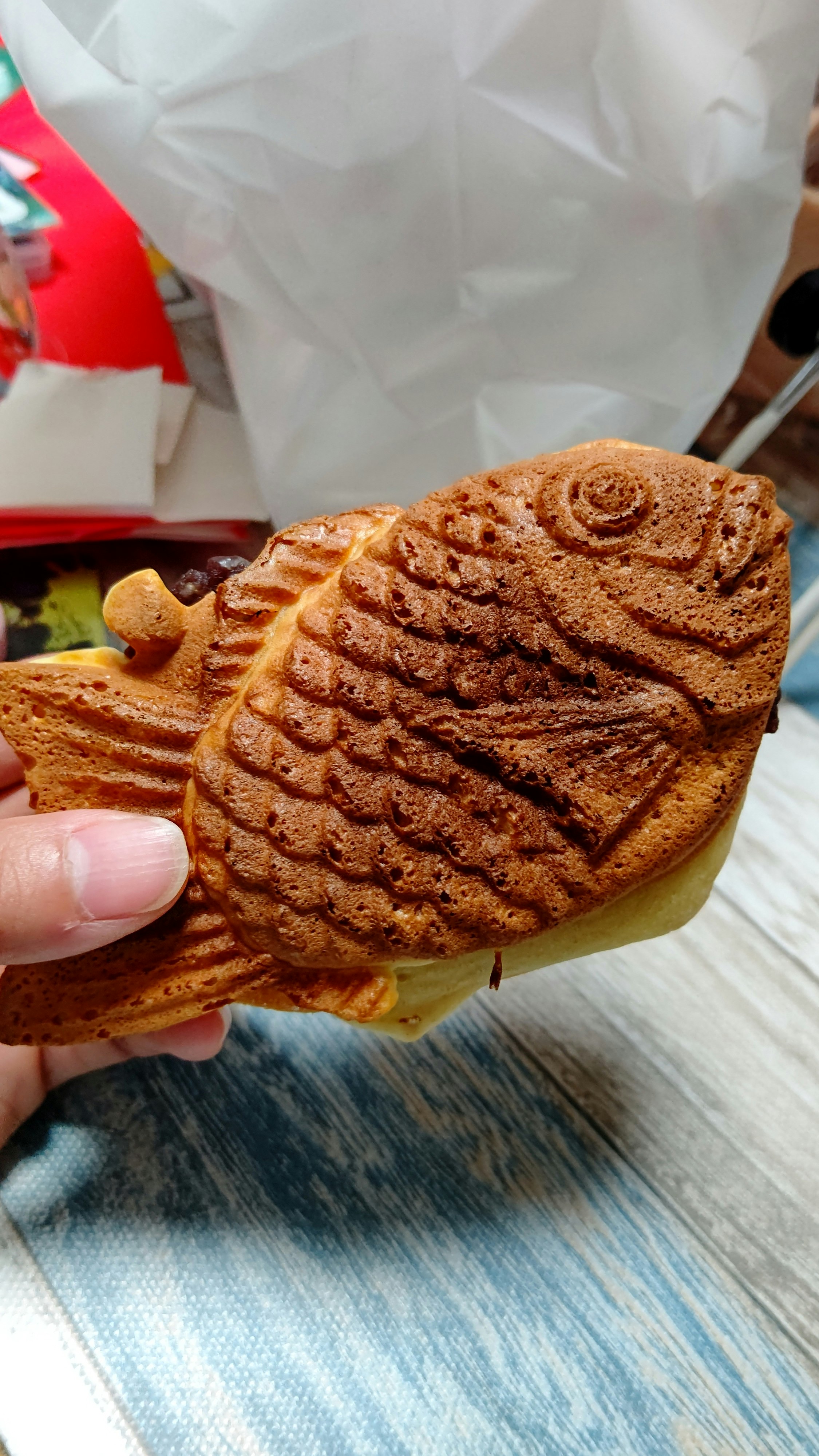 手拿肉桂捲風格烘焙點心