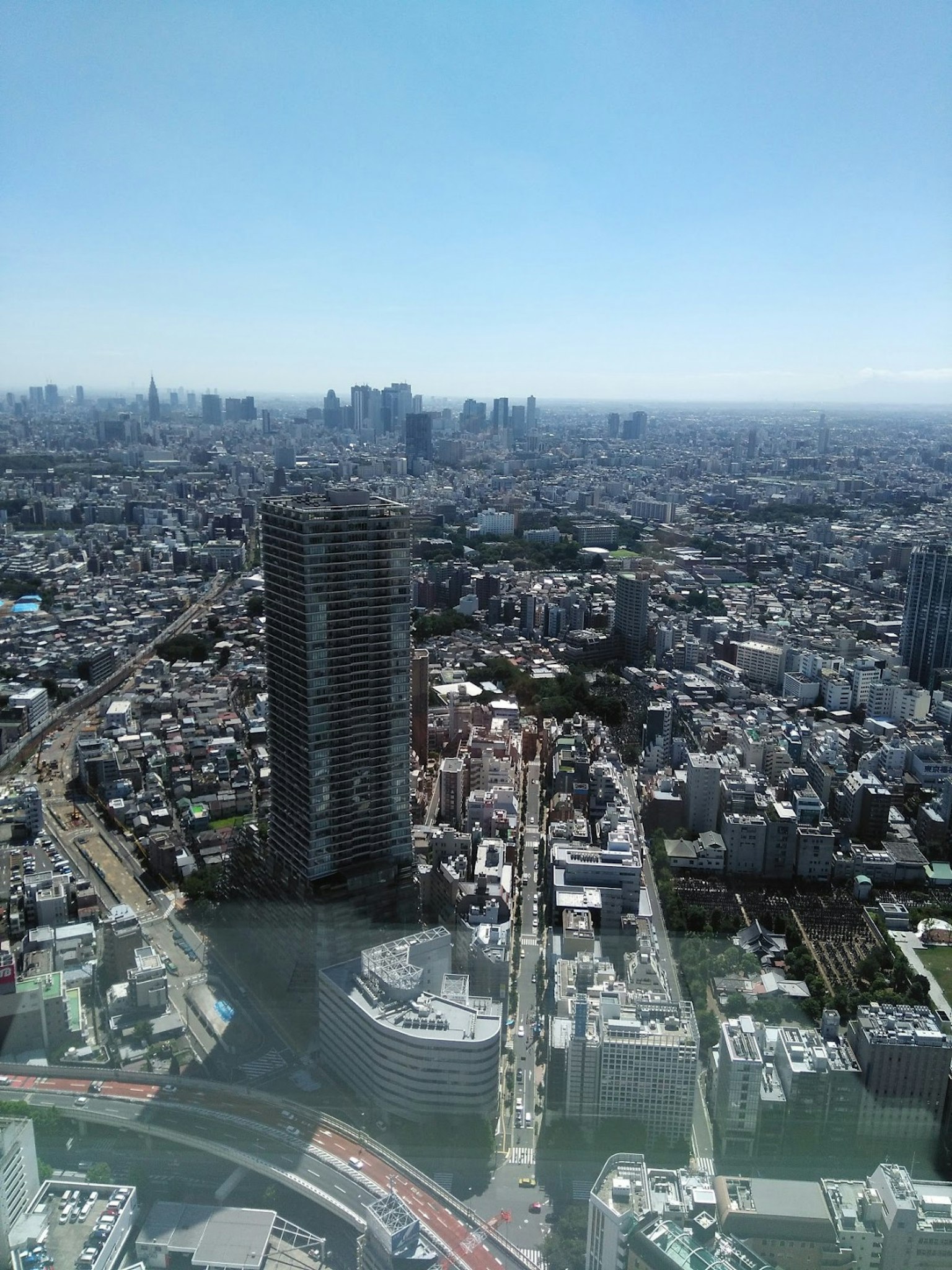 Vue panoramique de la ligne d'horizon de Tokyo avec des gratte-ciel