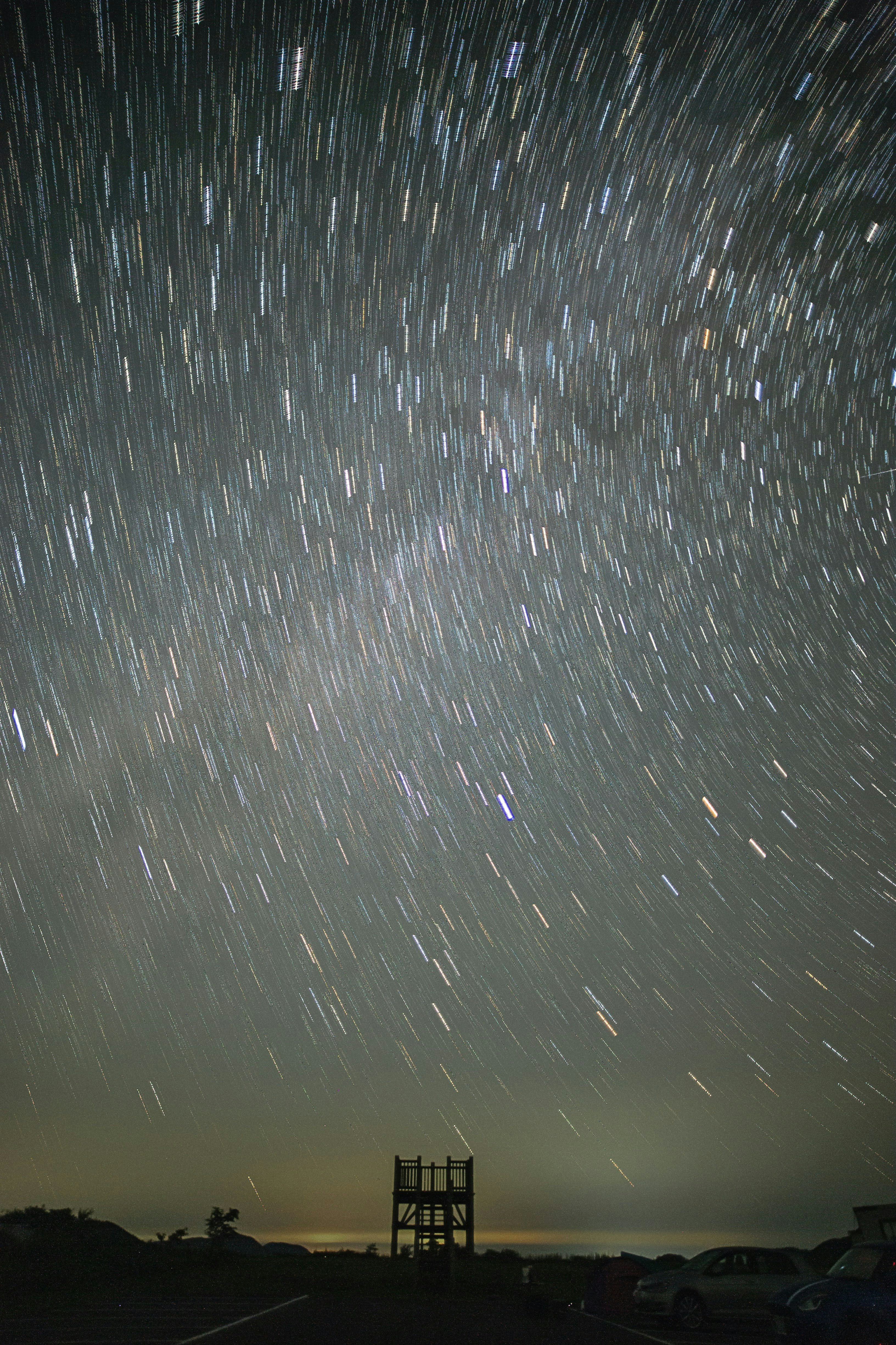 ペルセウス座流星群の夜空を見上げる星空
