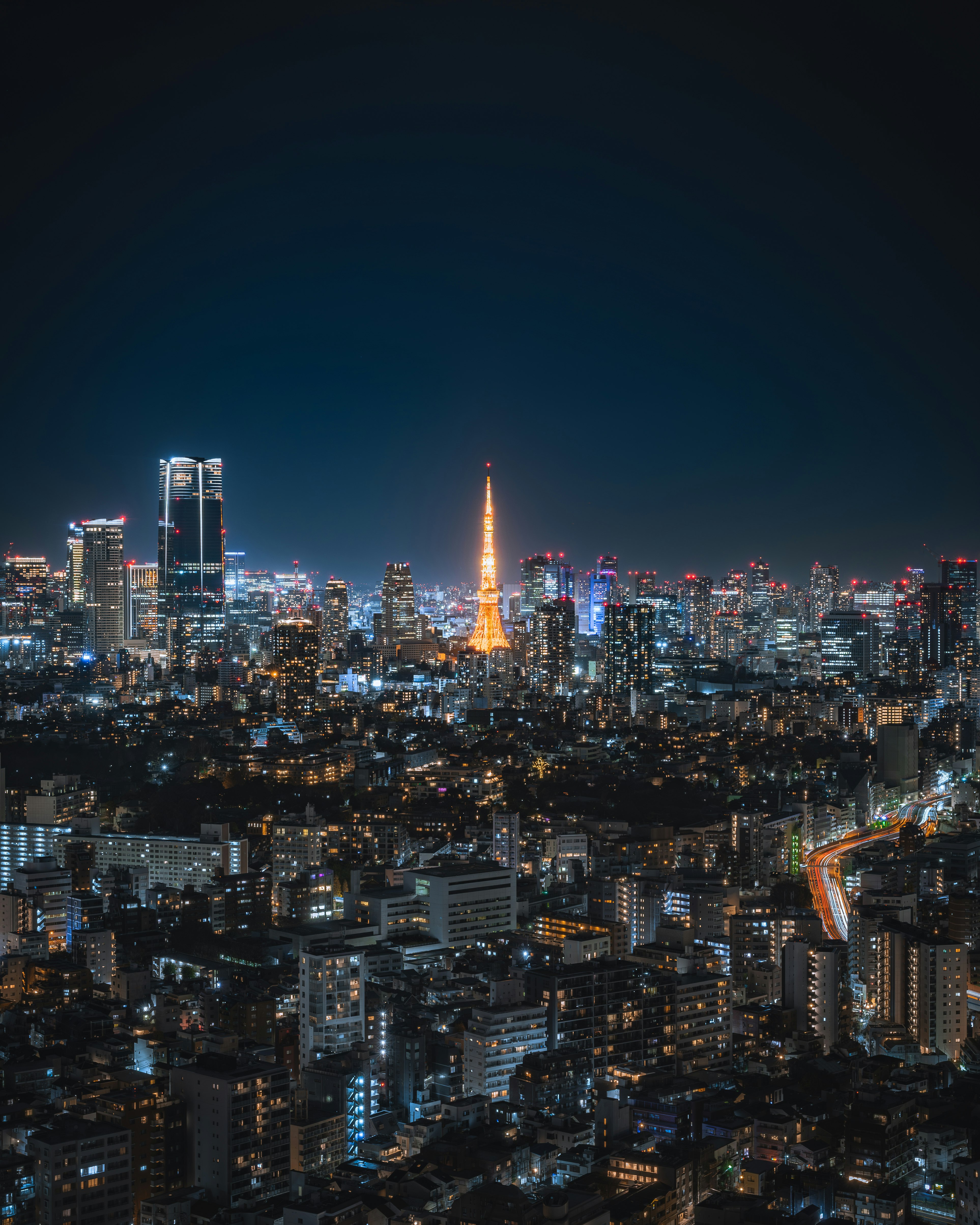Toàn cảnh ban đêm của Tokyo với Tháp Tokyo