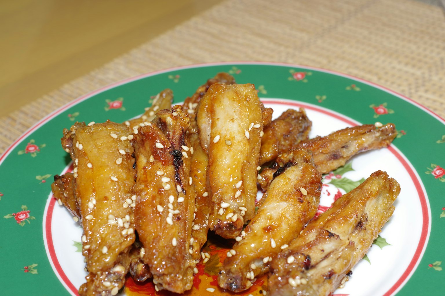 Đĩa cánh gà chiên rắc hạt vừng
