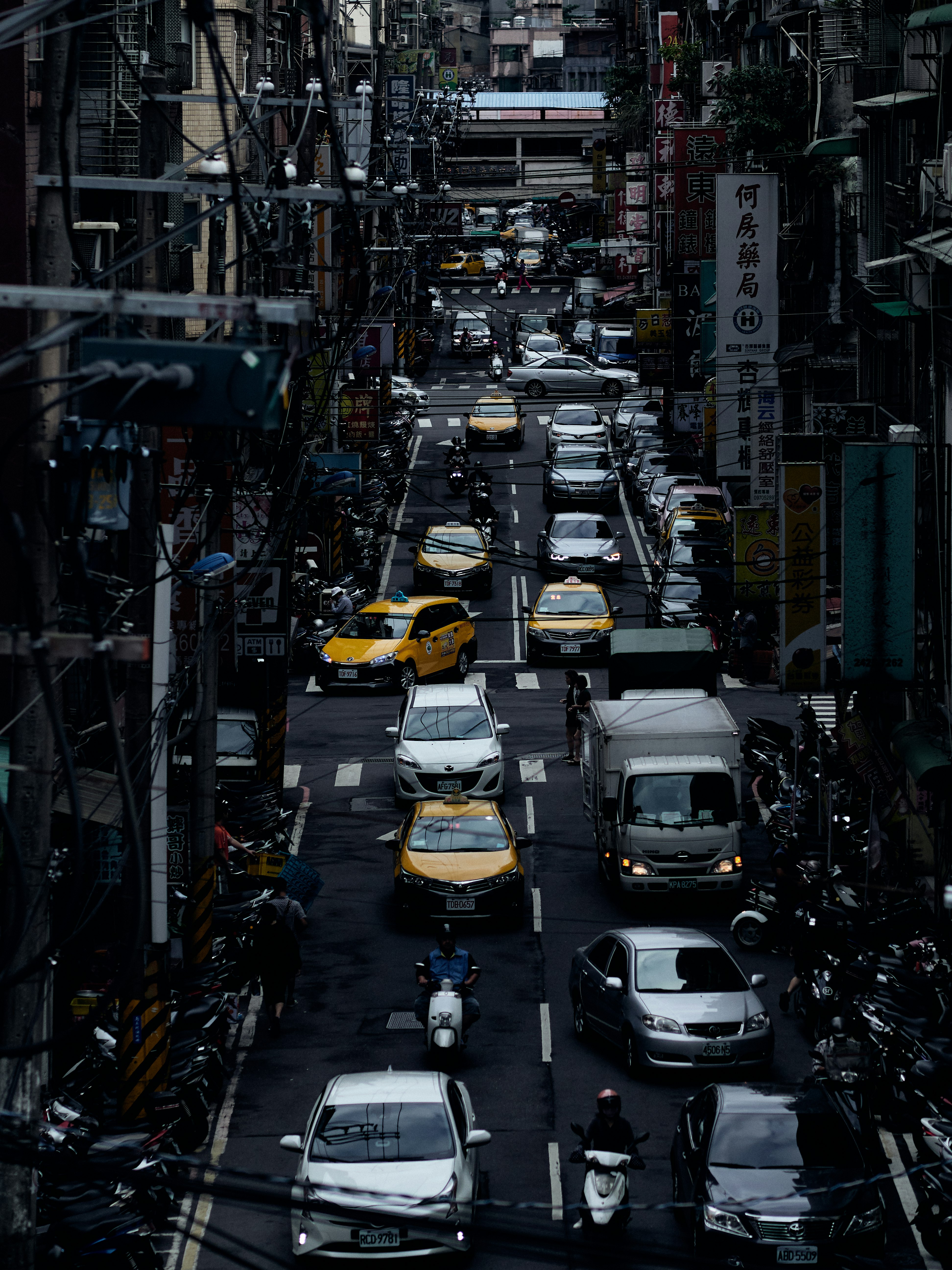 gang pasar di Keelung dengan taksi dan mobil