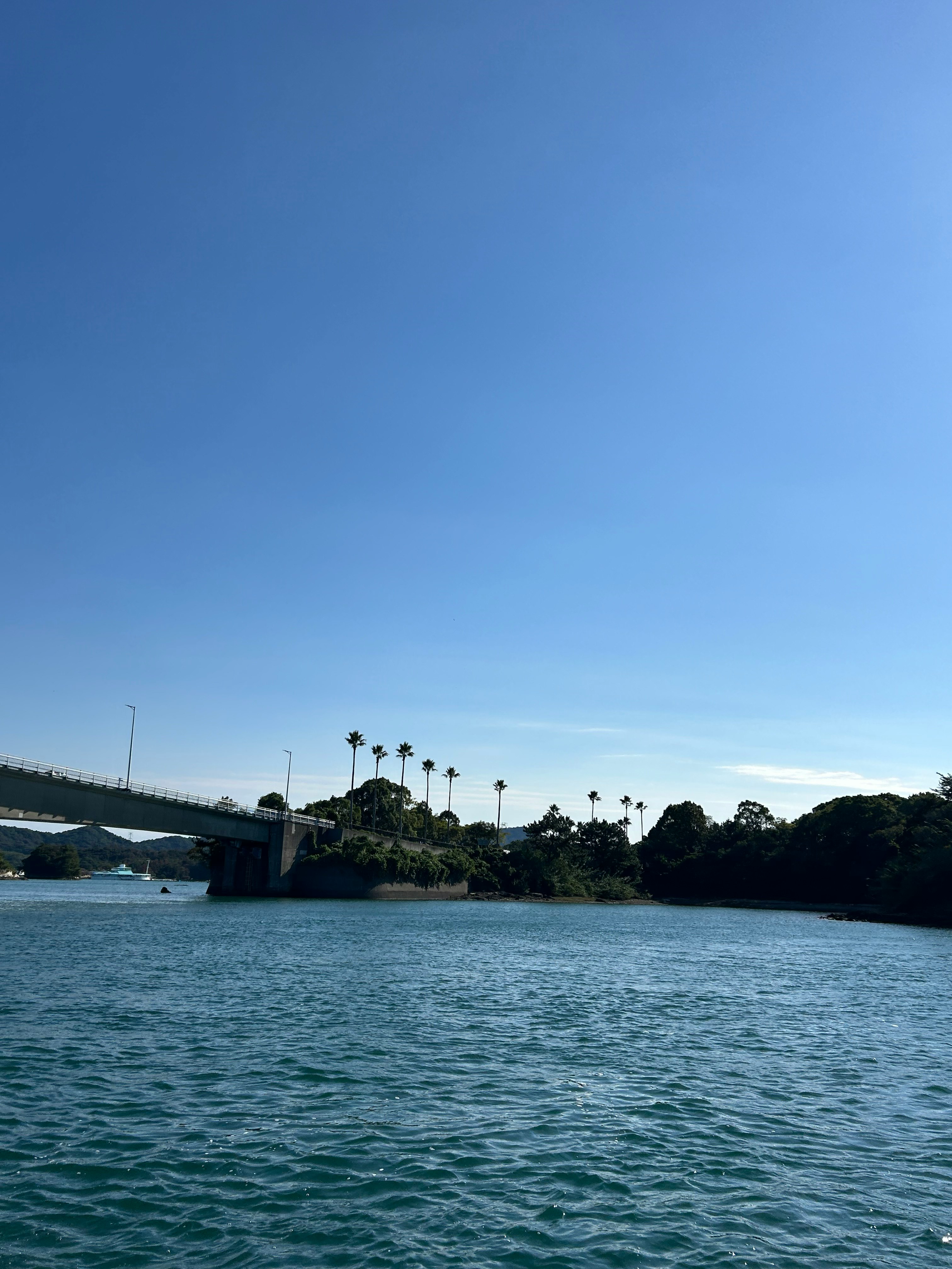 天草の青い海と空の朝焼けの風景