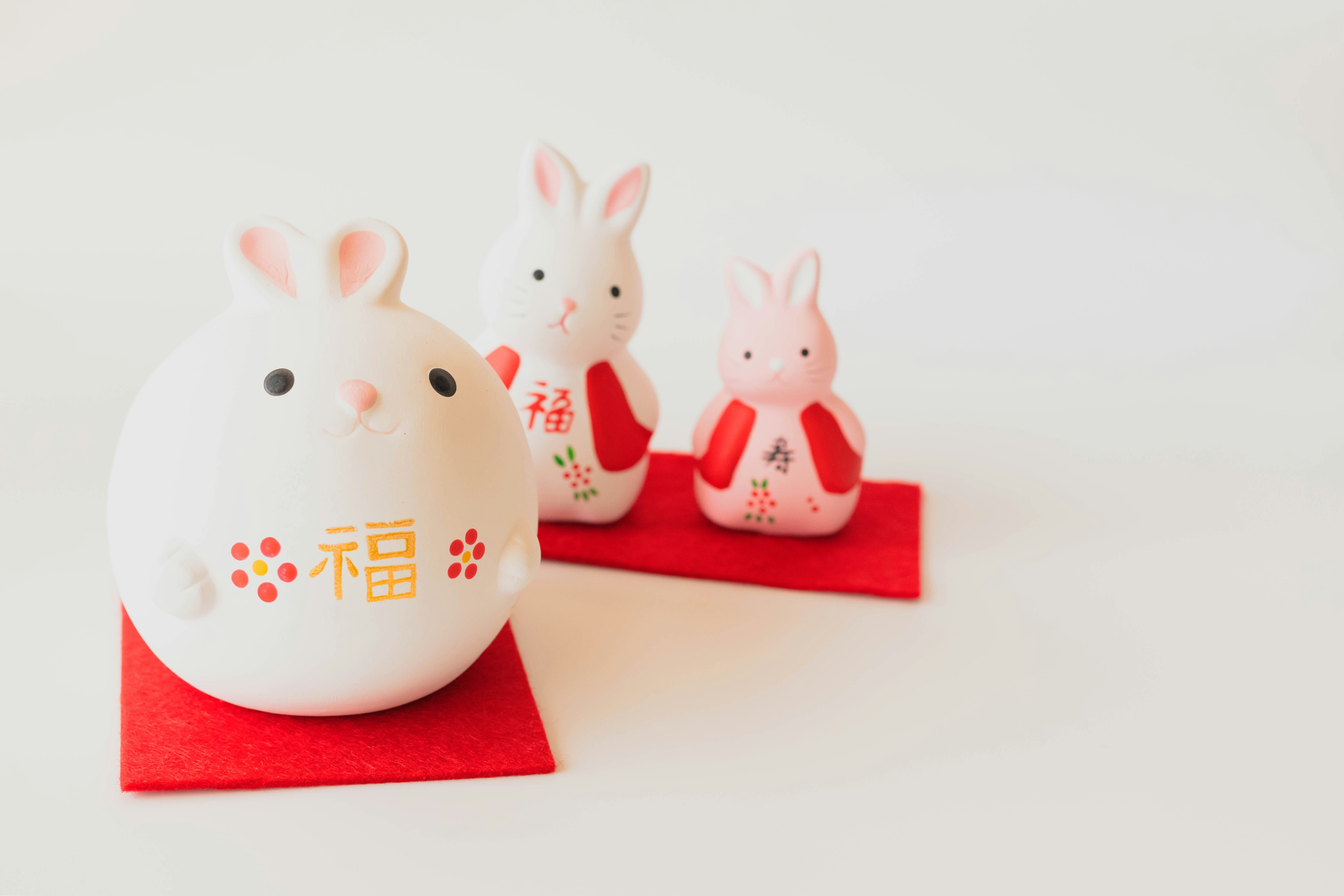 干支うさぎの置物と「福」文字の縁起小物の飾り