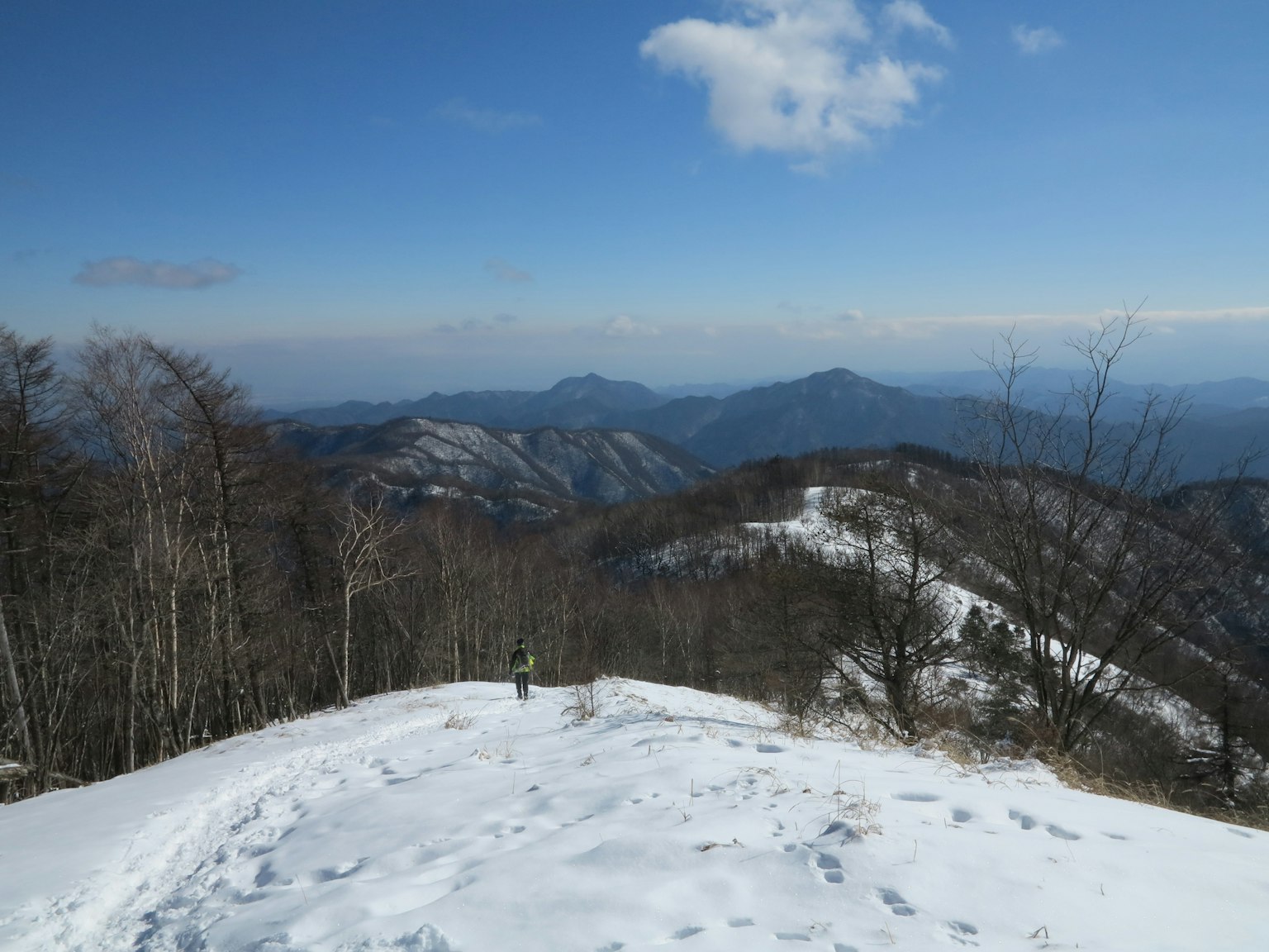 藍天下的雪山風景