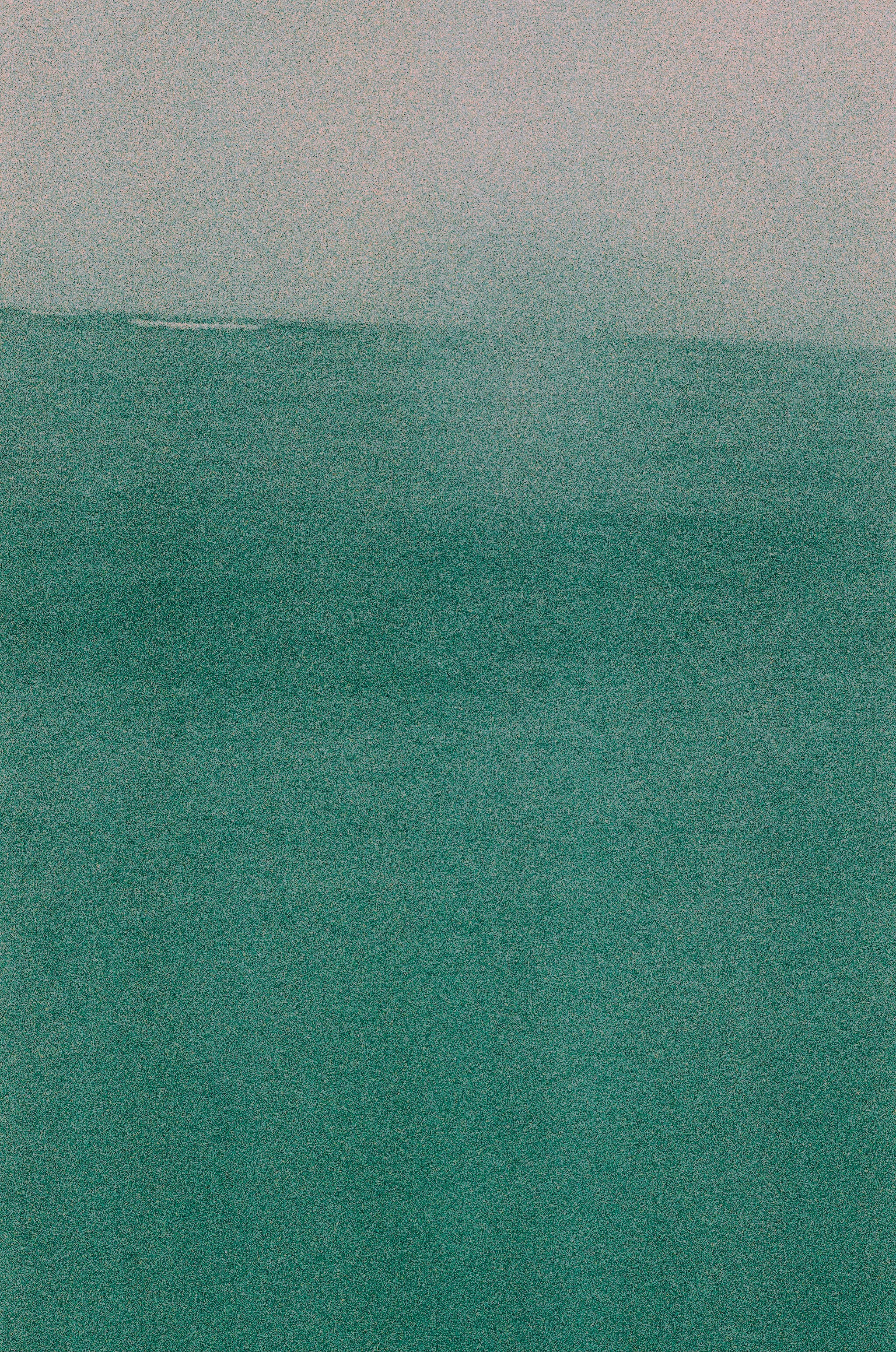 霧のかかった海面の広がり