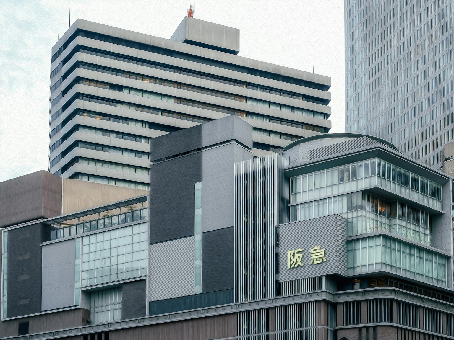现代建筑被城市结构环绕，具有独特的设计和色彩方案