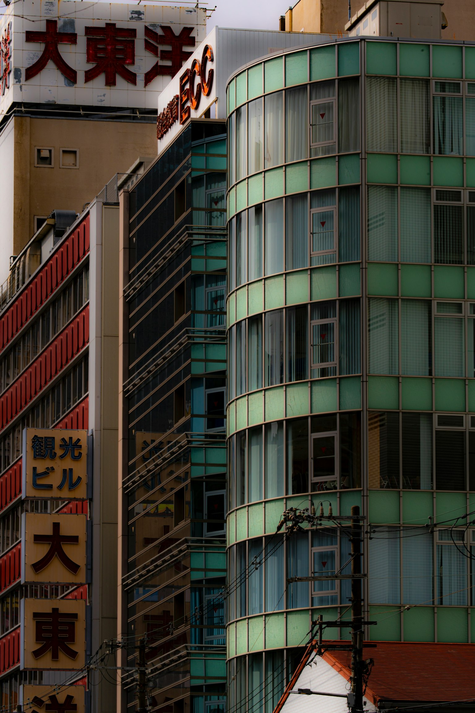 Modern building facade featuring Daitoyo signage