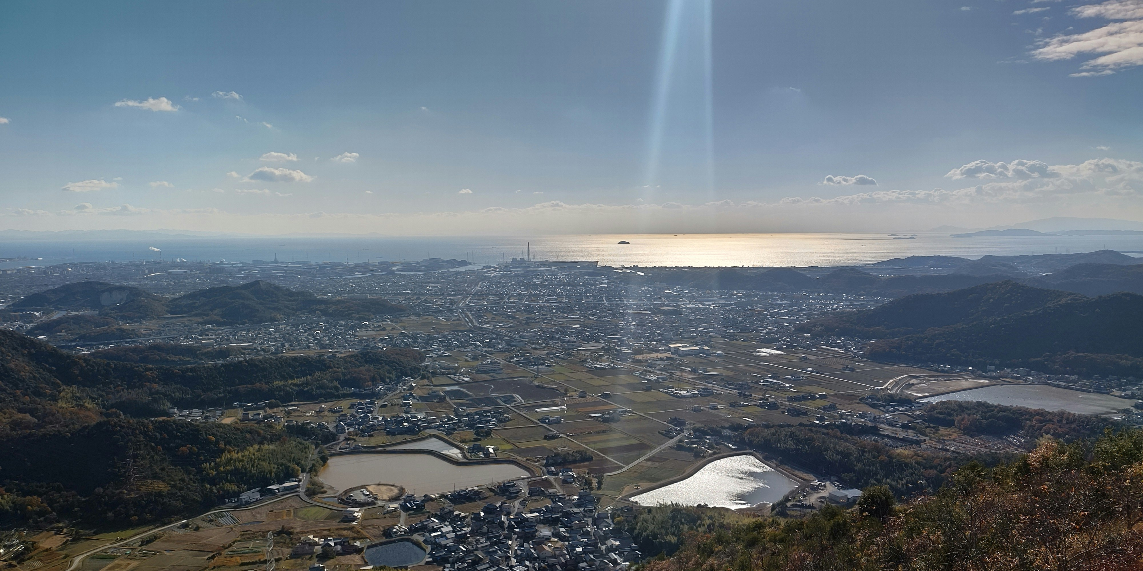 Pemandangan dari puncak Gunung Takamiyisan di Kakogawa, Hyogo