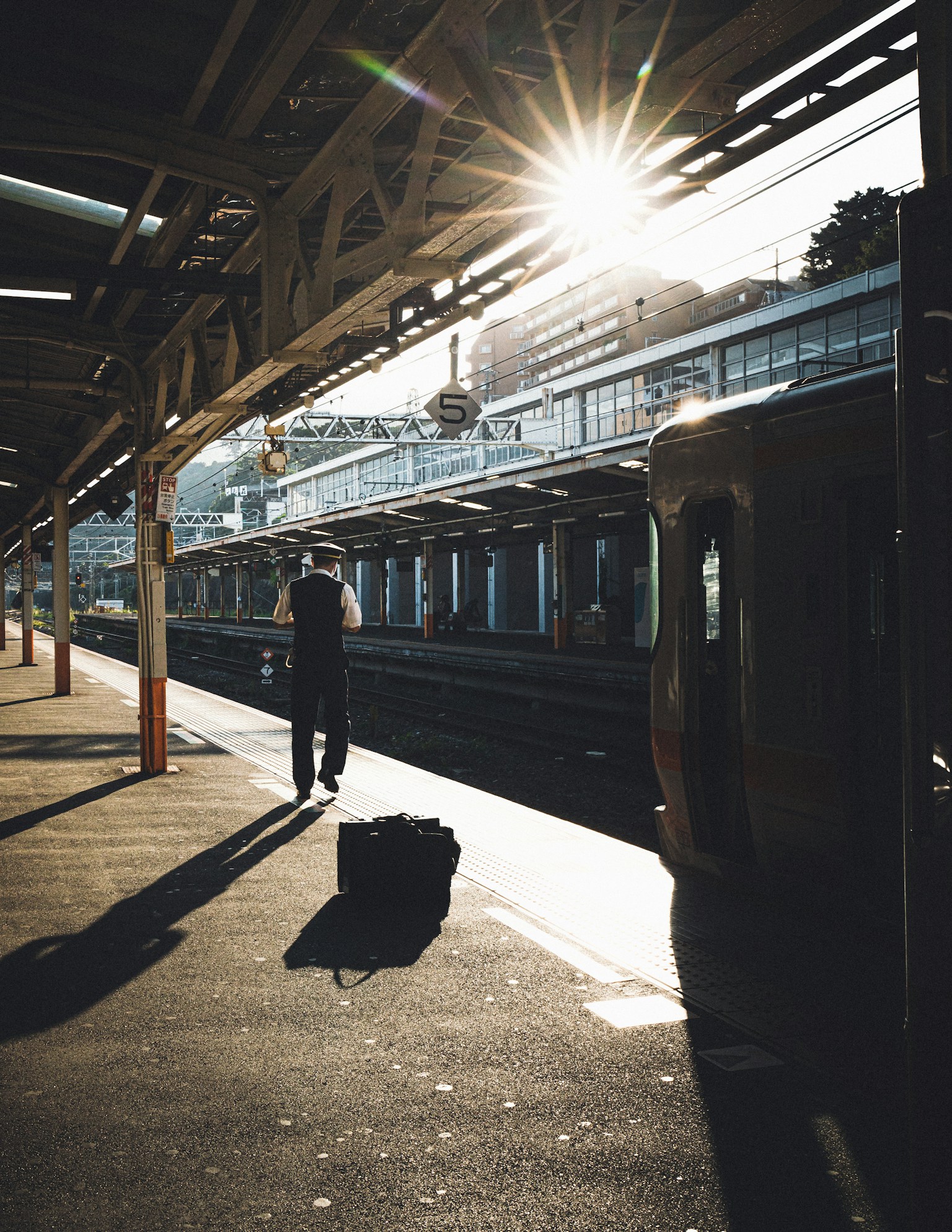 photo-lq5fMh0RZj6918YXhuEi-image