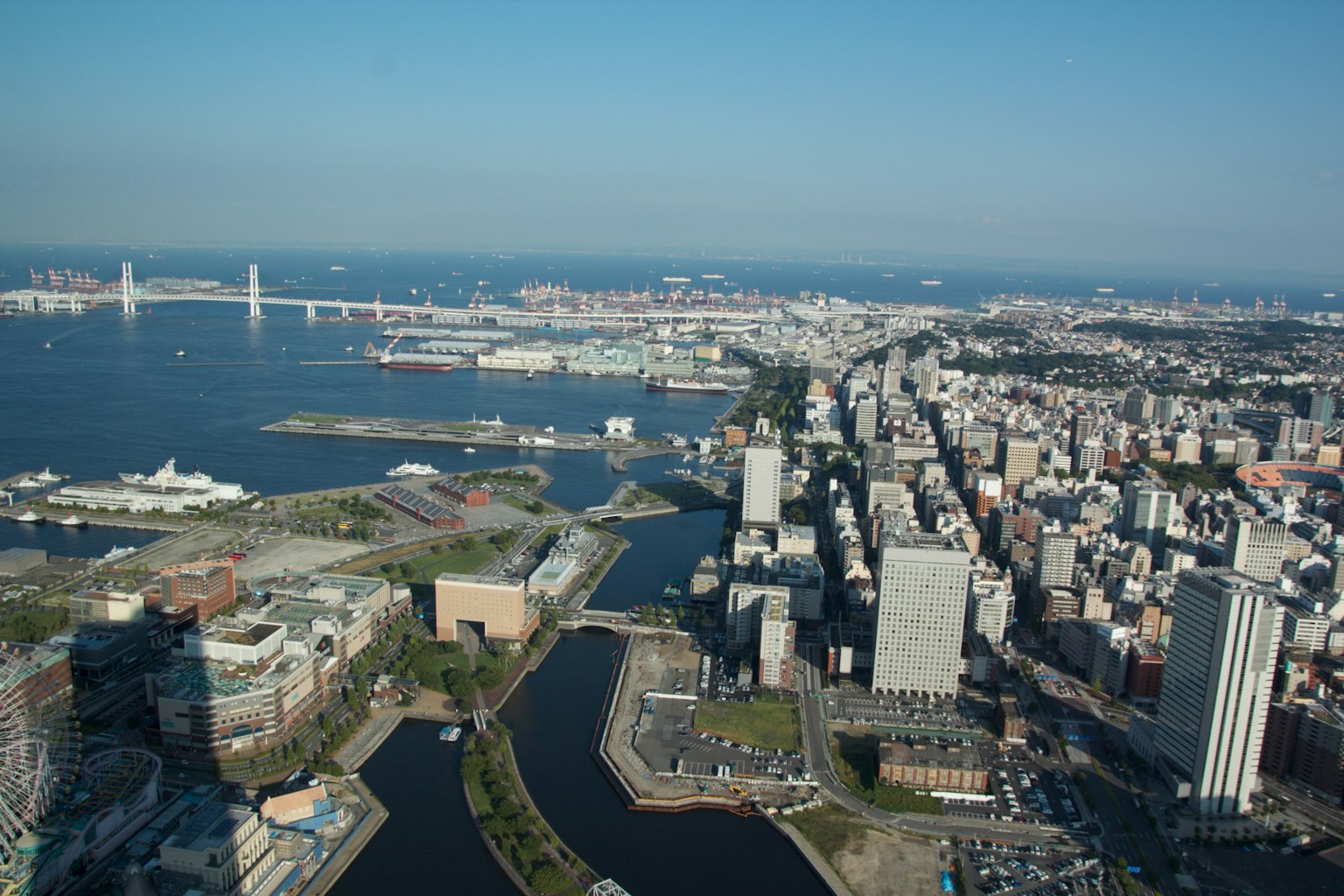 横滨海岸线和城市景观的全景