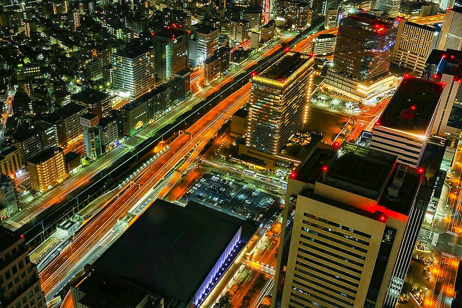 夜景城市风光 高楼大厦和铁路