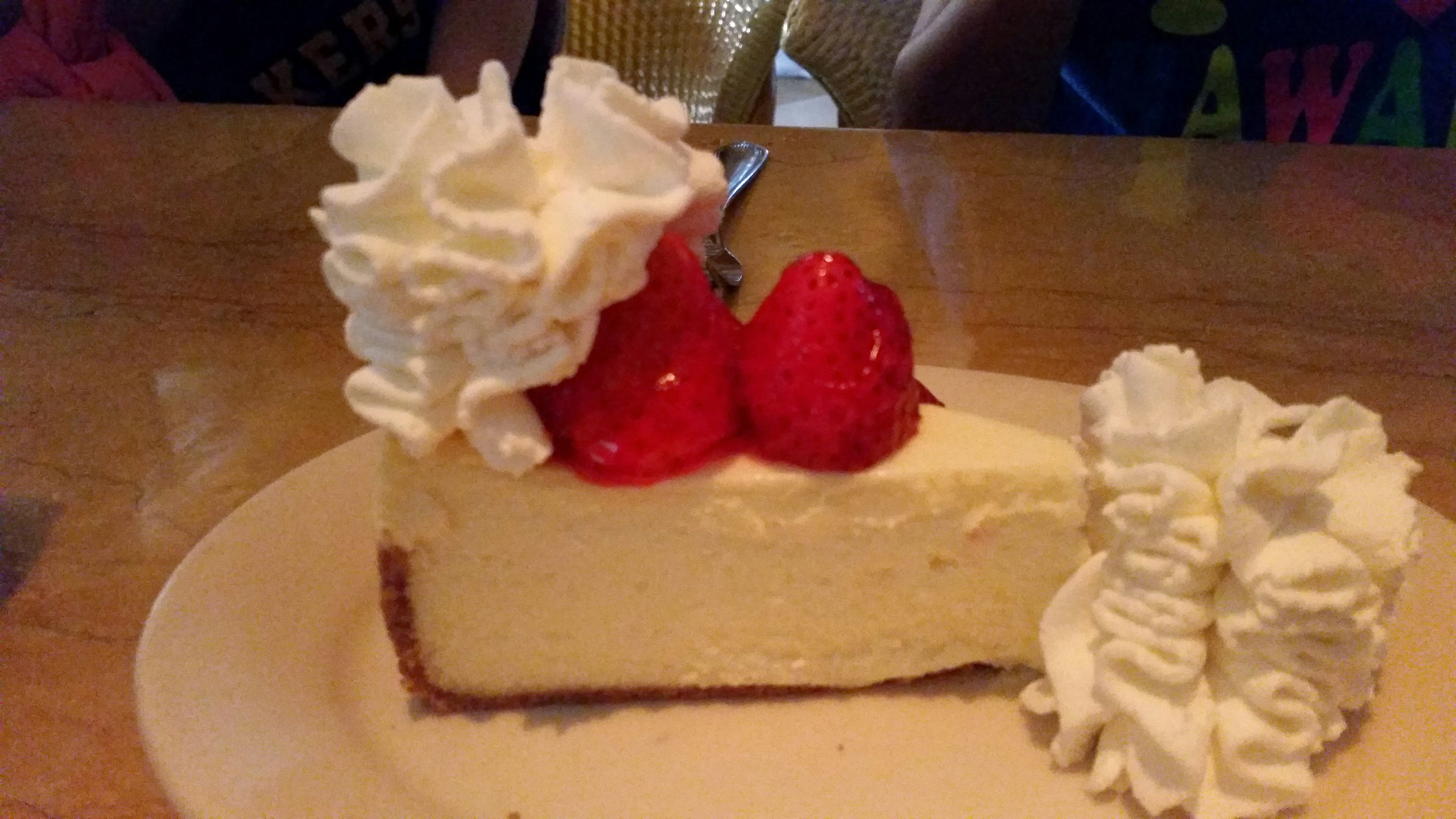 いちごとホイップクリームのケーキ
