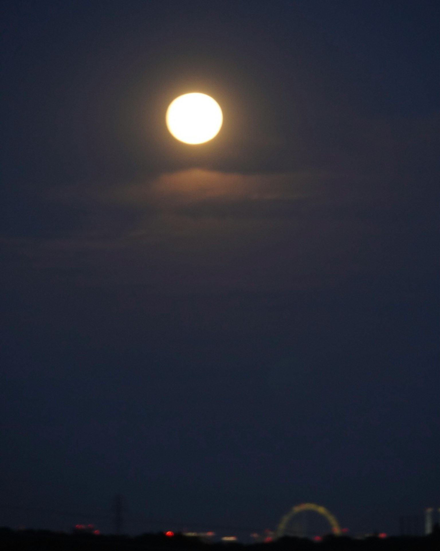 photo-oVEGHTFuHeRe7l98wN8t-image