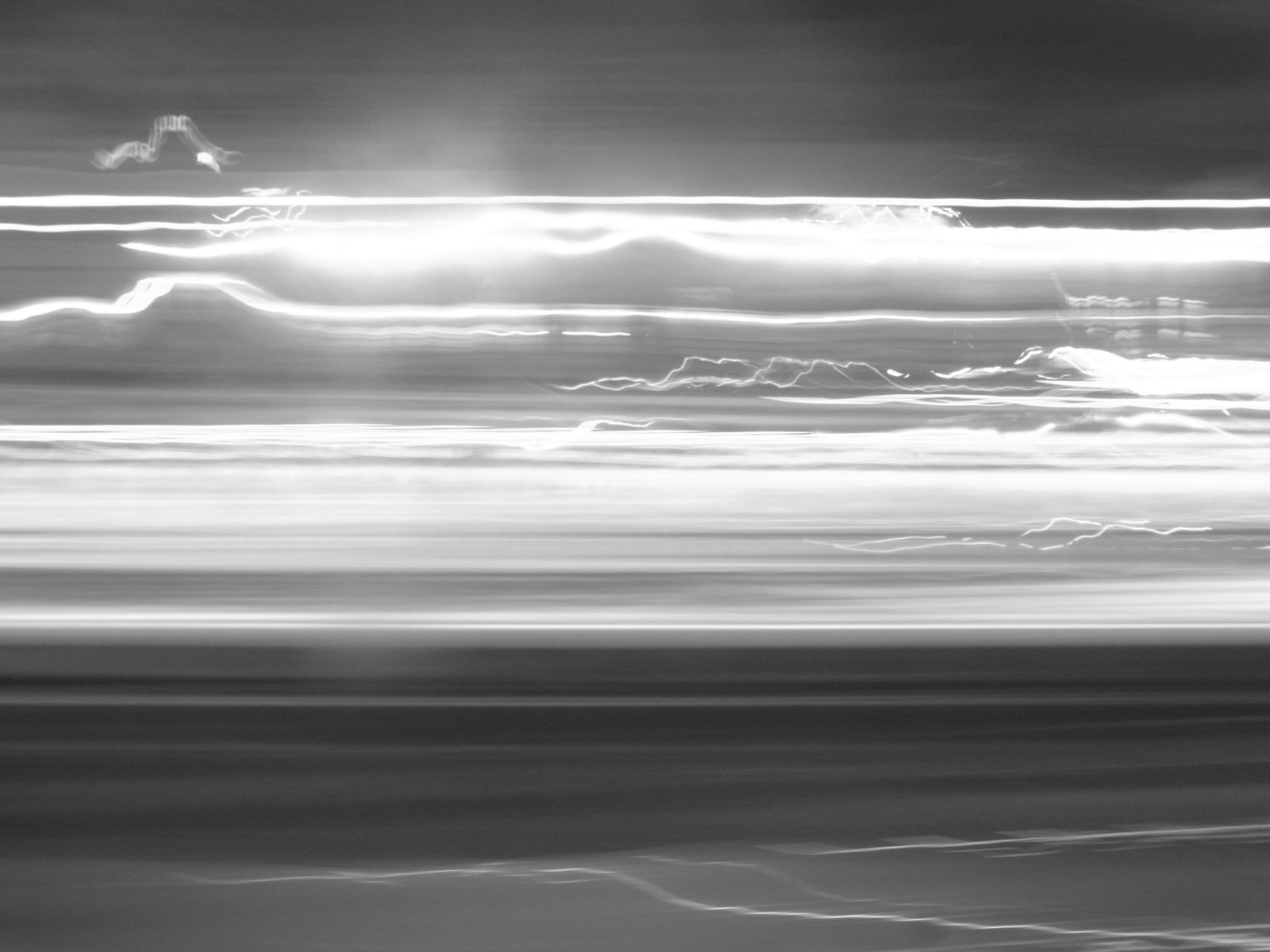 黑白抽象風景照片,光流穿越天空和海洋