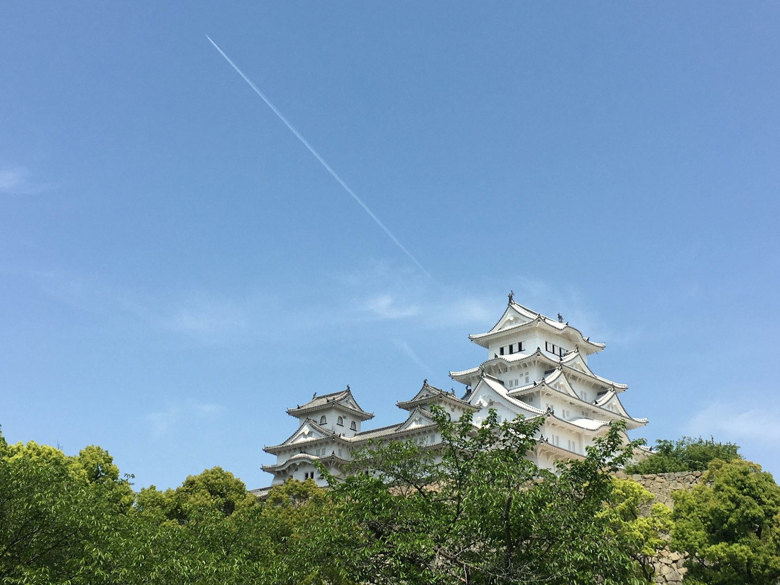 姬路城與晴朗的藍天