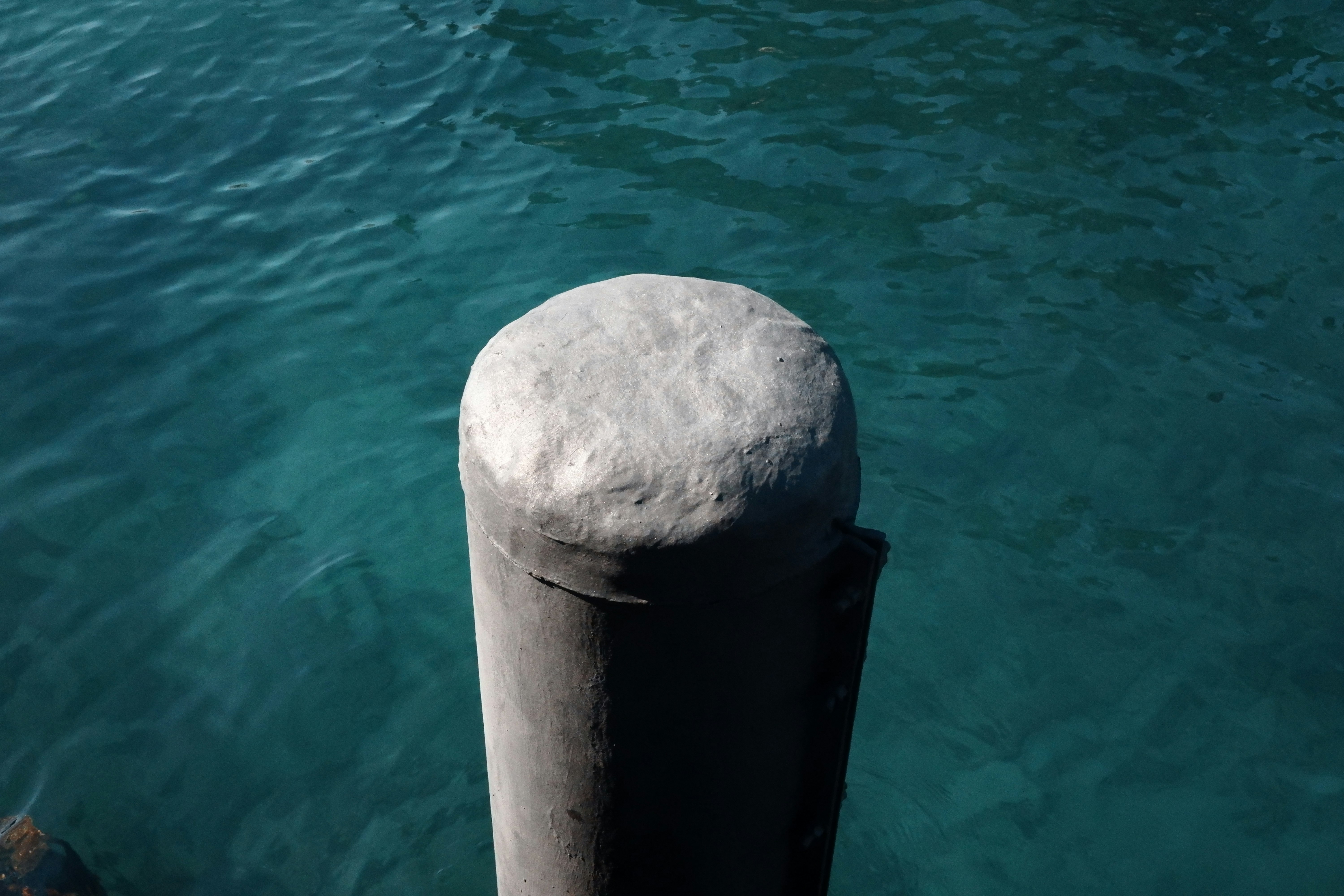 underwater post tip in the sea
