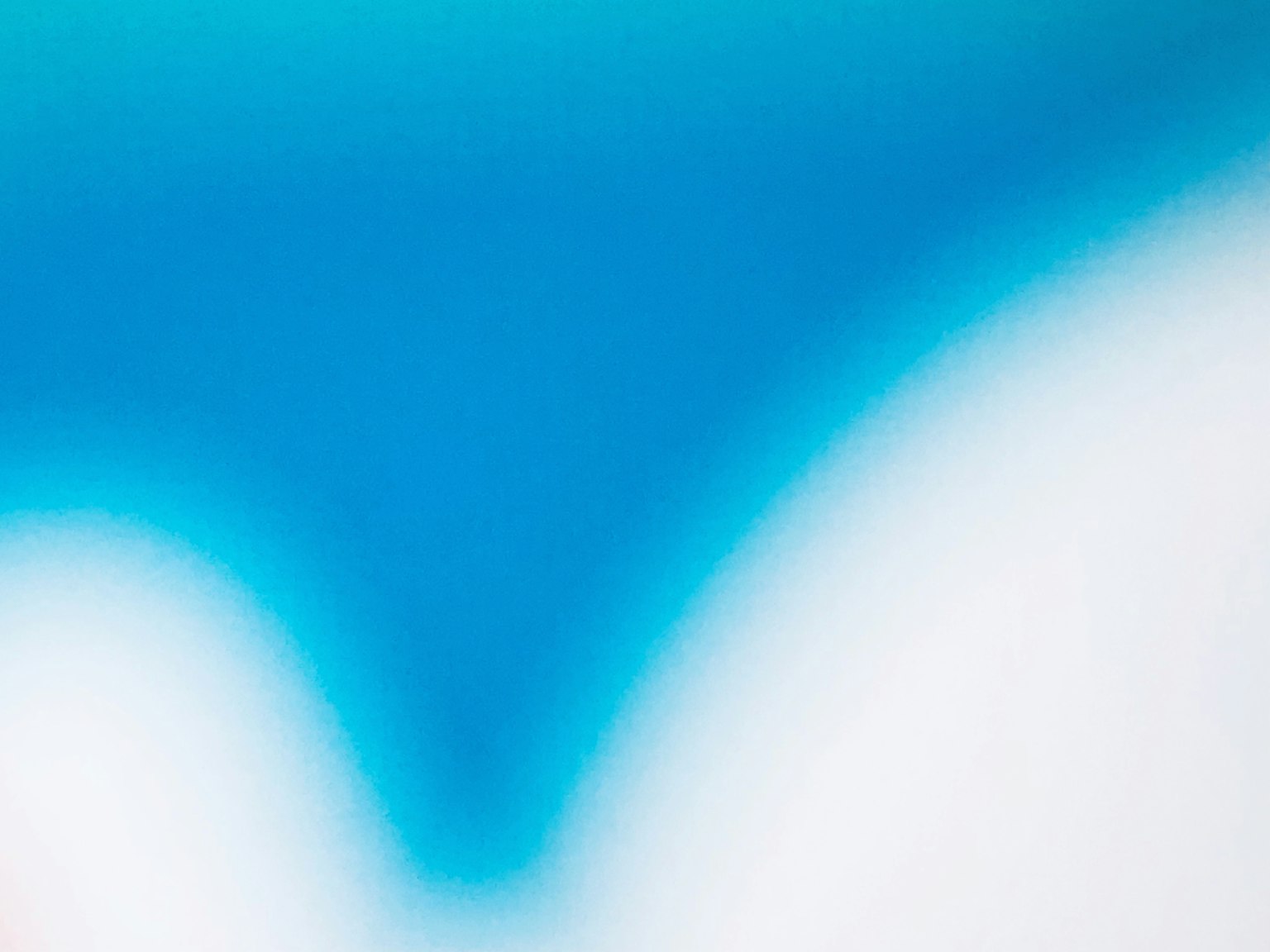 Image abstraite floue avec des nuances de bleu