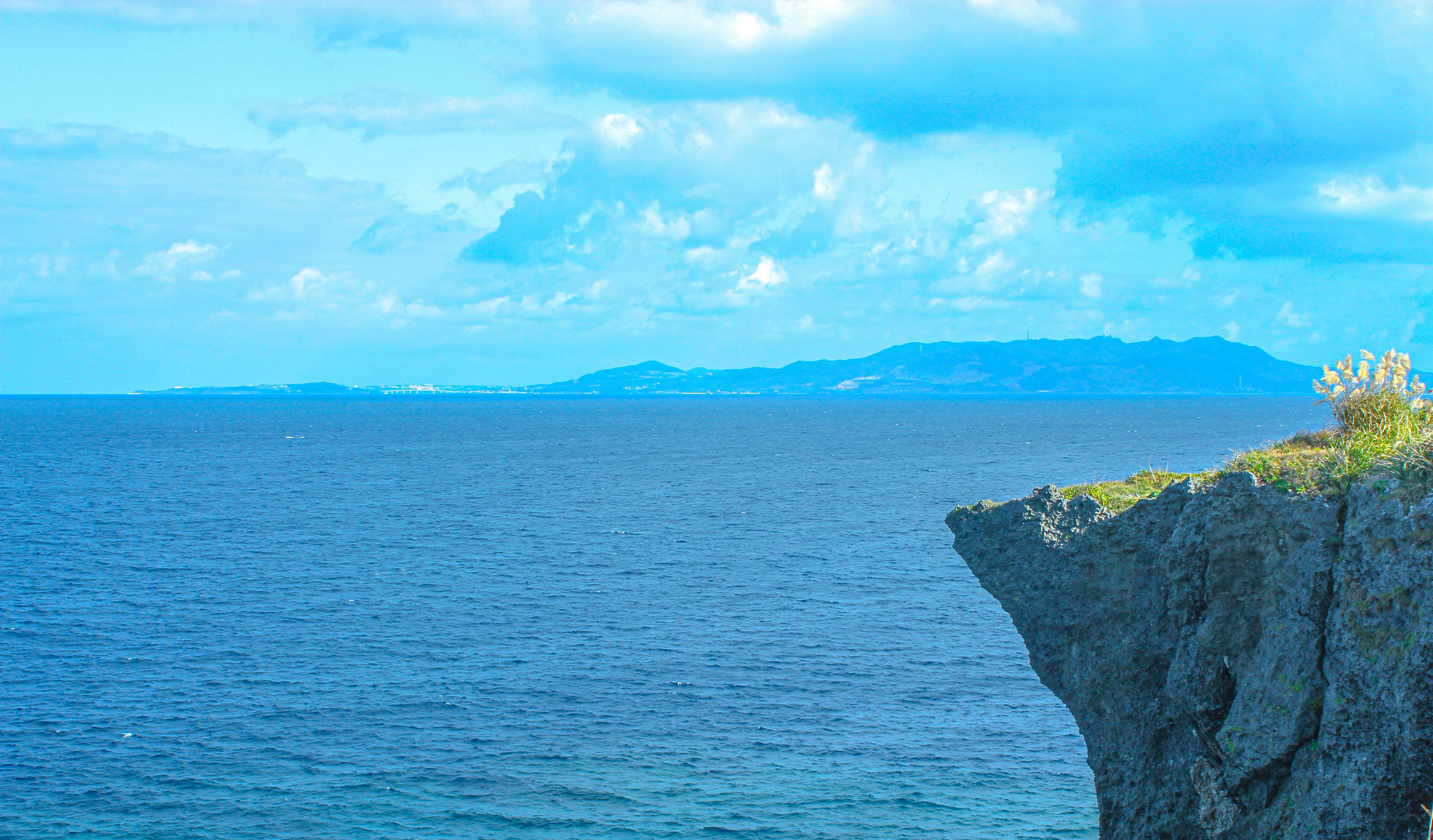vue sur l’océan et la falaise