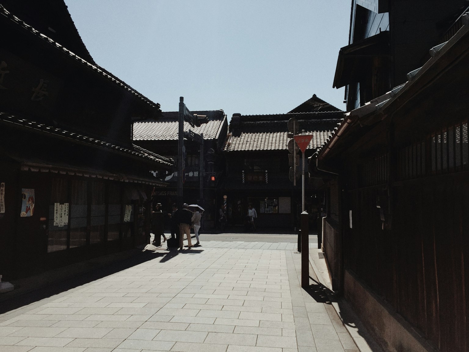 photo-pfj5fkLsPn1QjC5xHU15-image