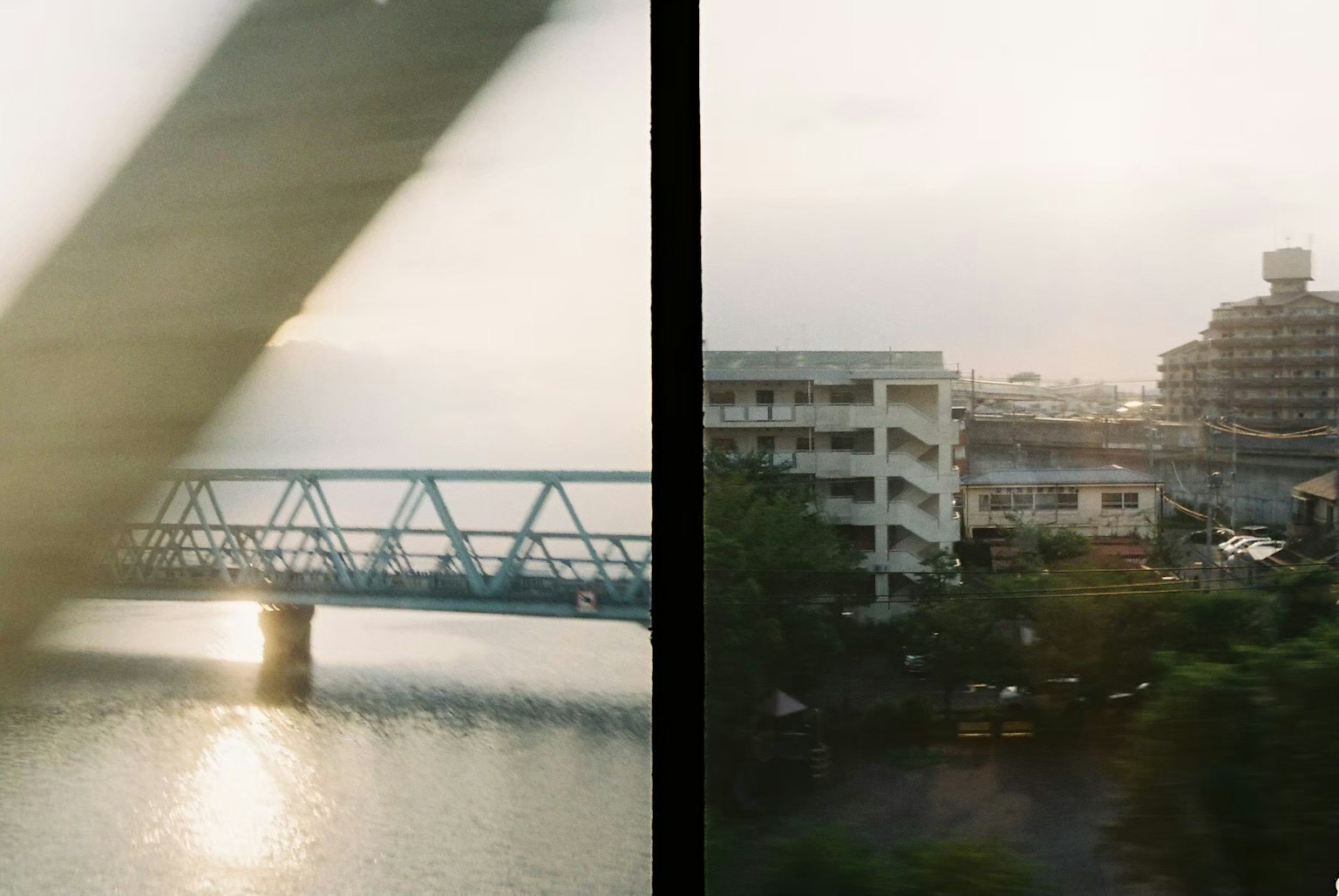 Foto collage di un ponte e di un paesaggio urbano