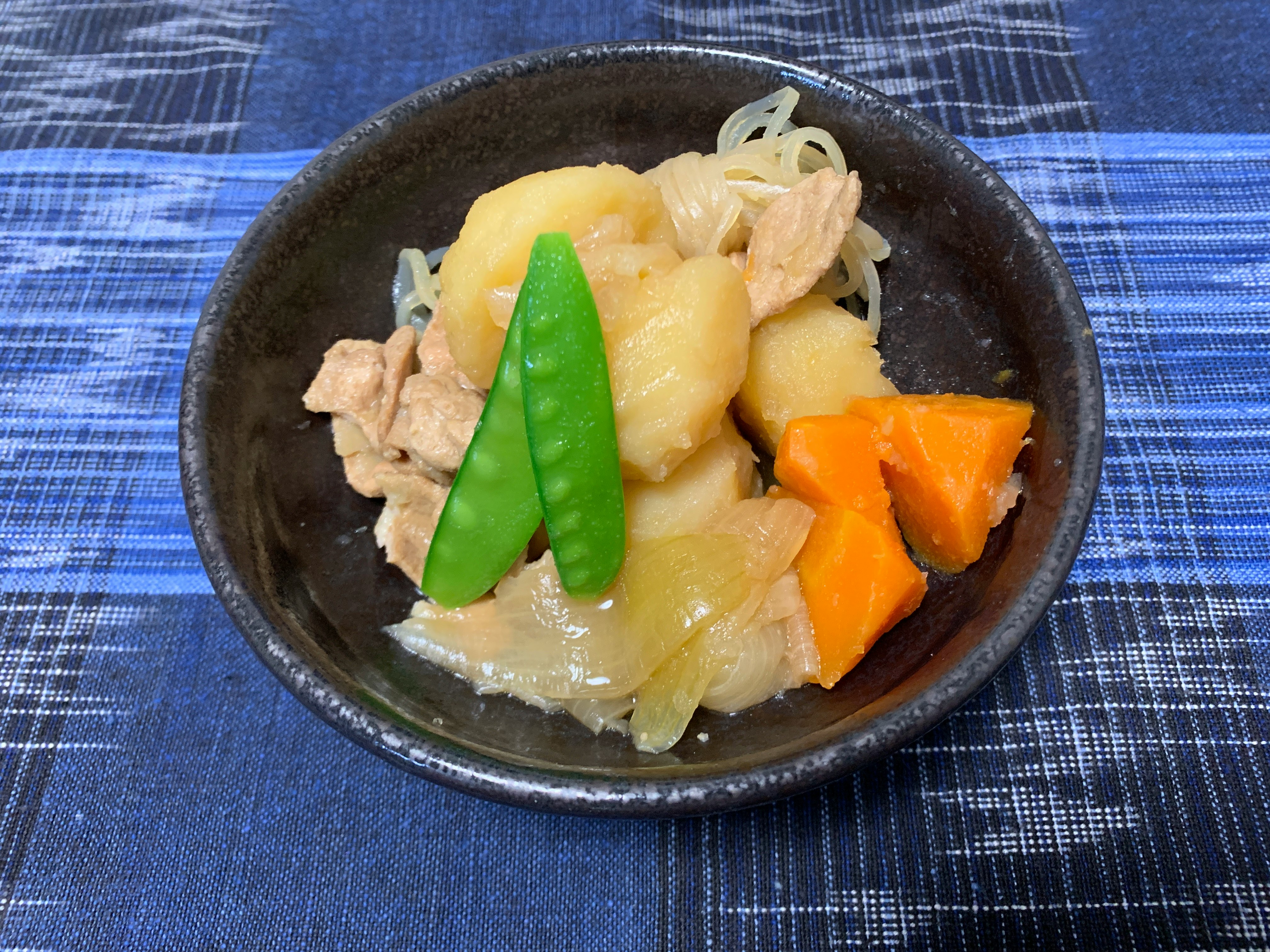 bol de viande mijotée et légumes