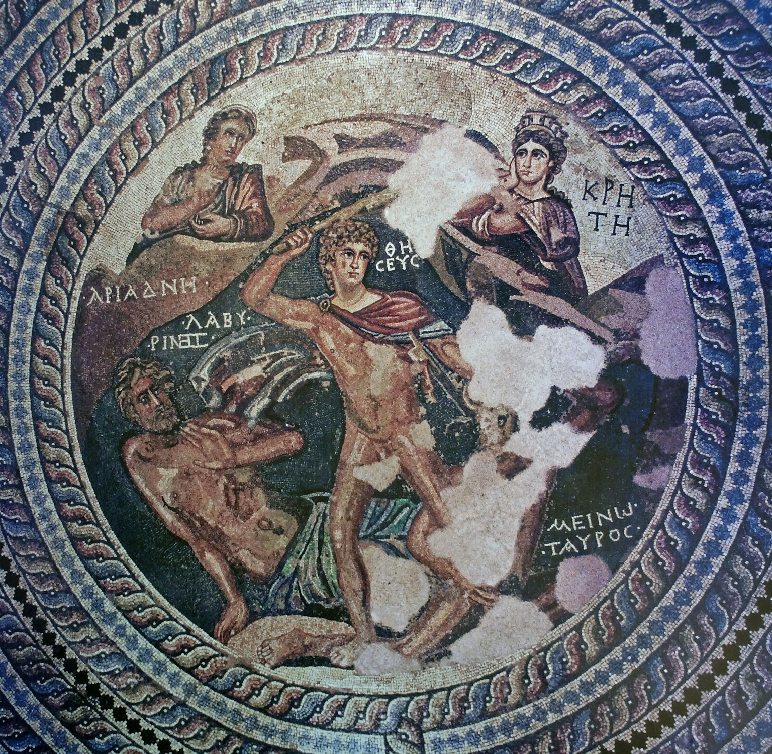 古代马赛克艺术作品，描绘神话场景