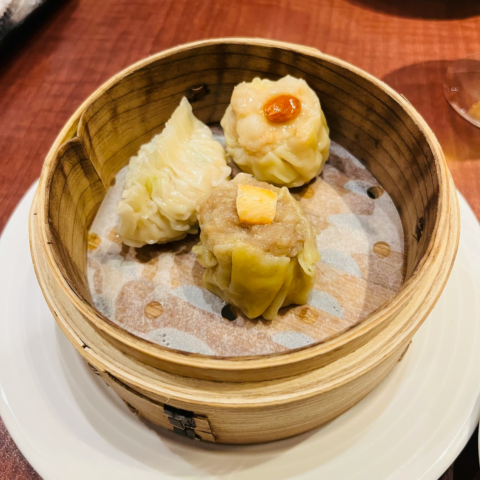 蒸籠中的點心組合