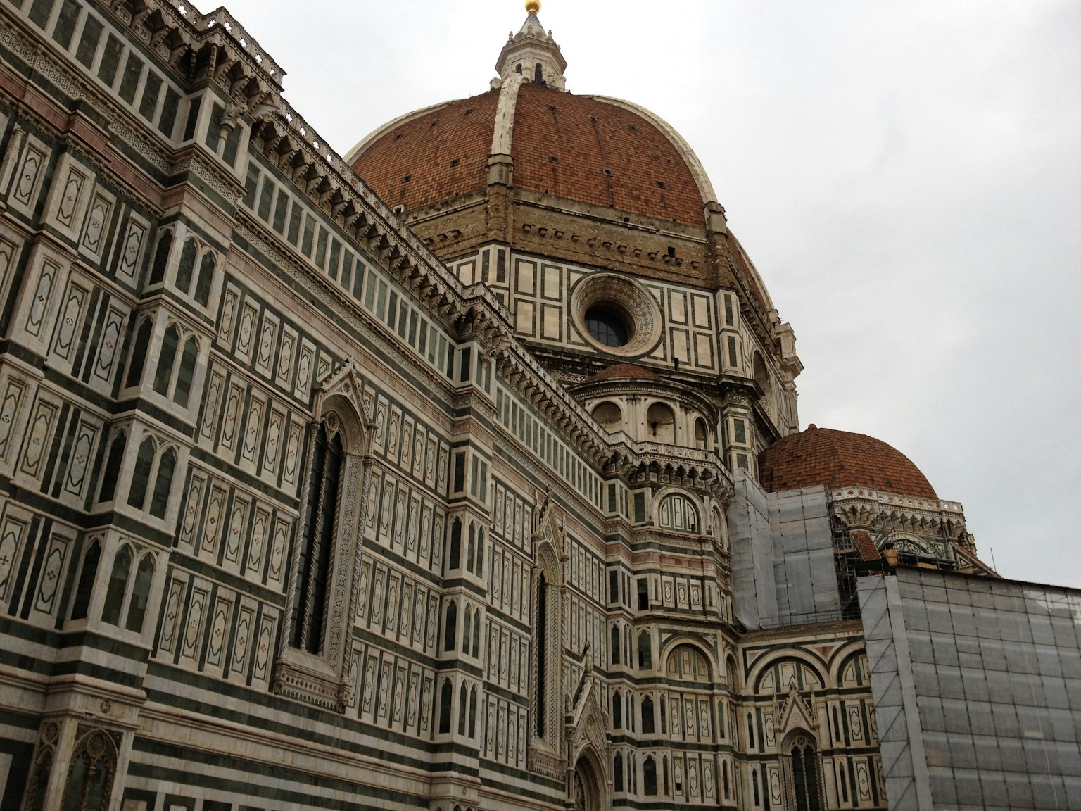 Kubah ikonik Katedral Florence dan fasad yang rumit
