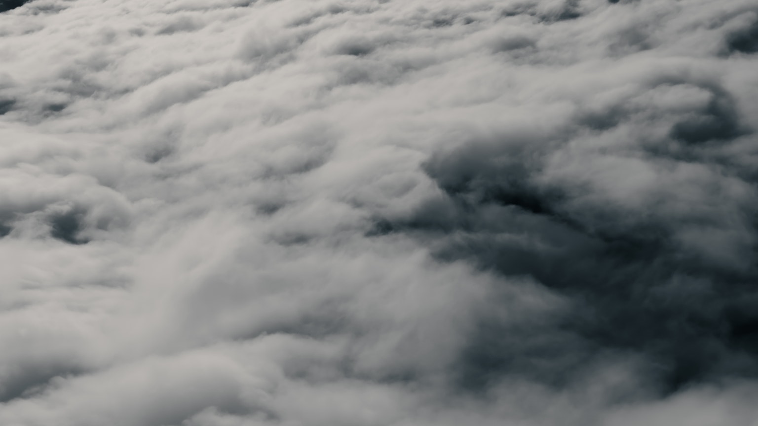 Vue expansive d'un ciel nuageux avec des textures douces