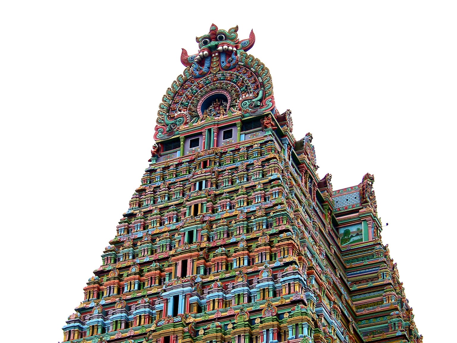 Tour de temple décorée de couleurs vives avec des motifs complexes