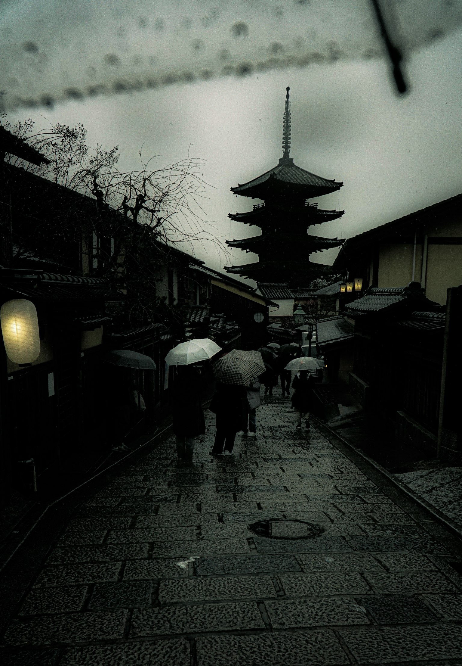 雨天京都街景與五重塔