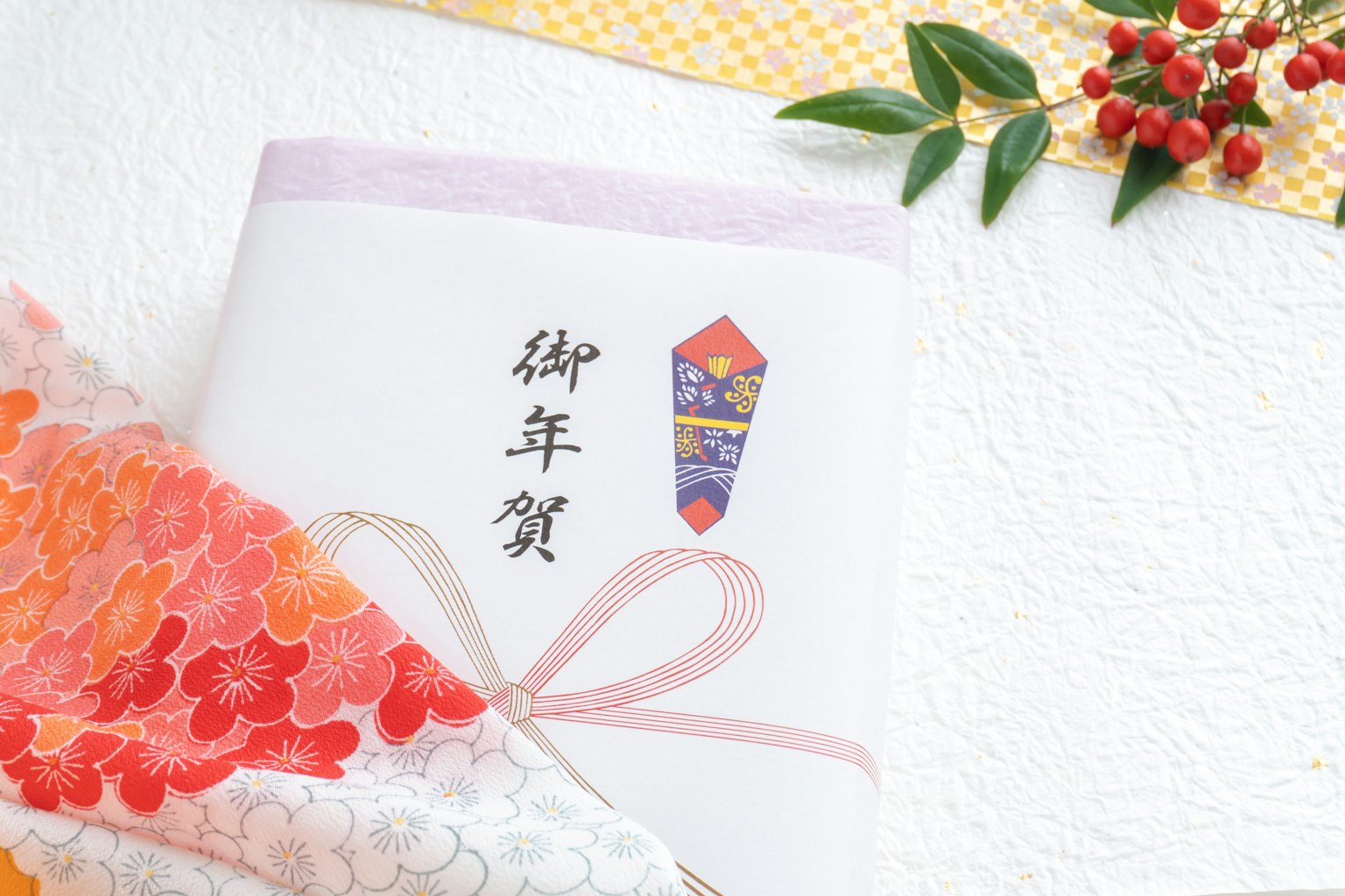 精美設計的新年賀卡和傳統日本裝飾