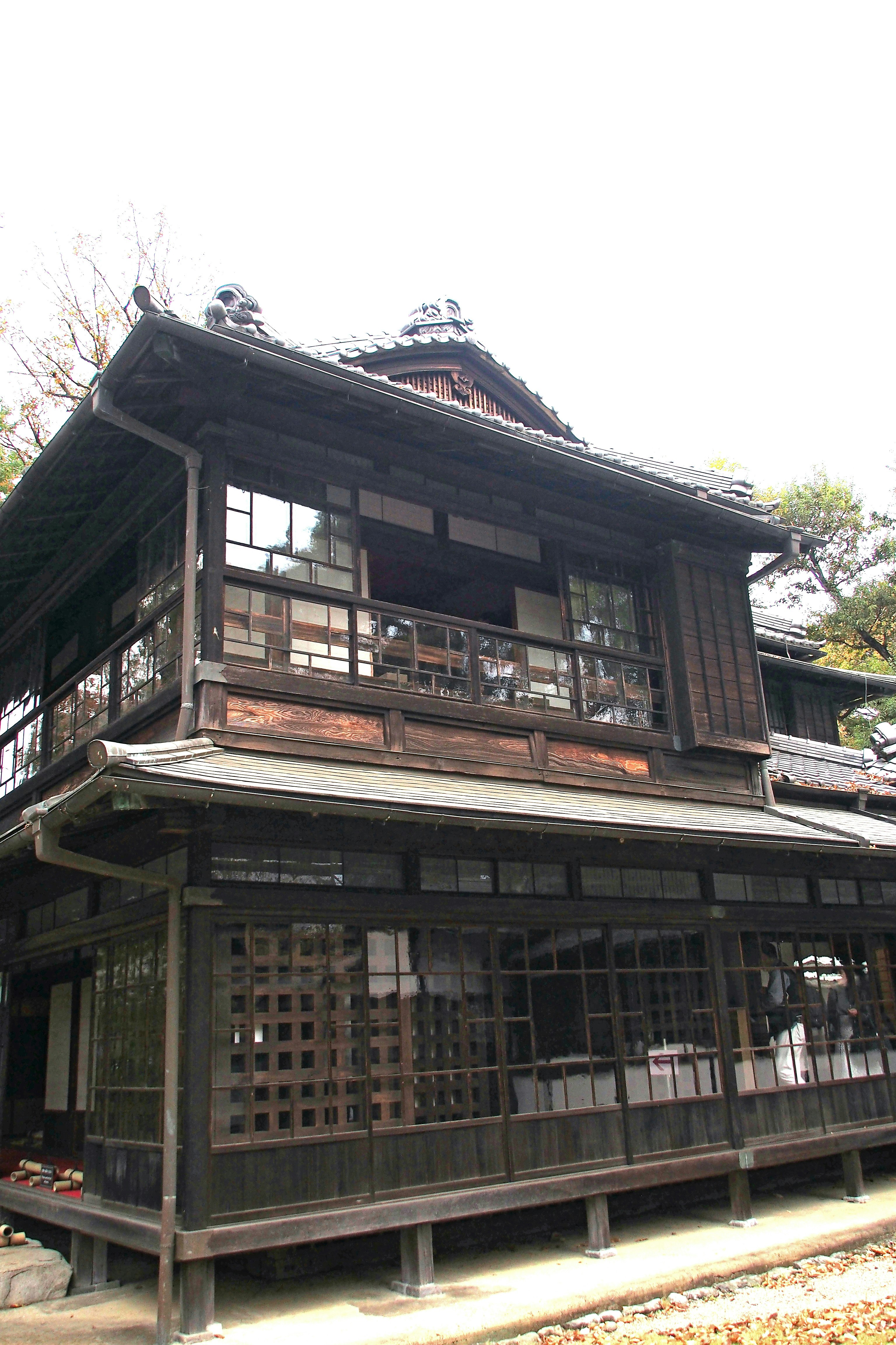 Façade d’une ancienne maison en bois (machiya)