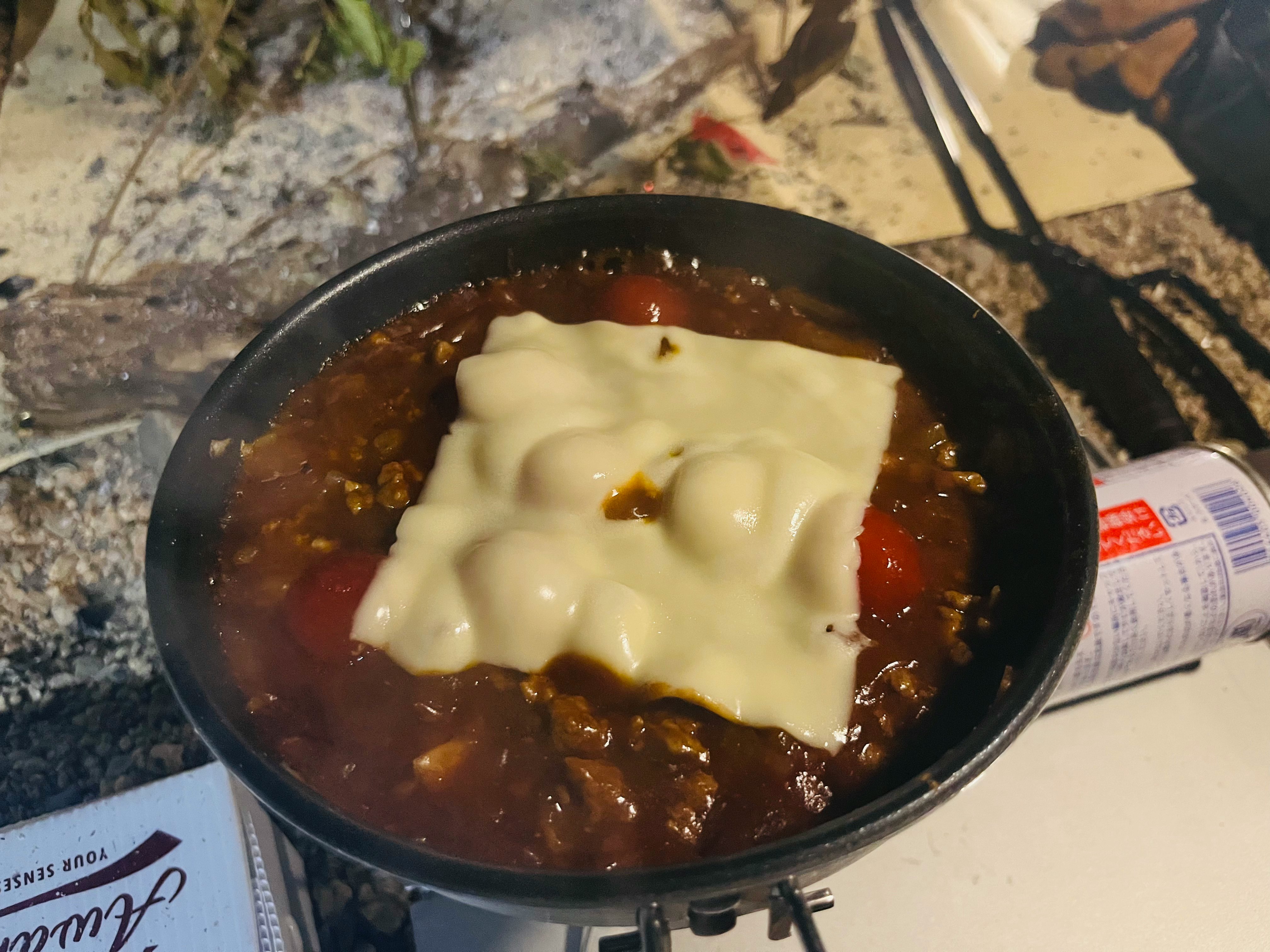 碗裝湯上融化的起司