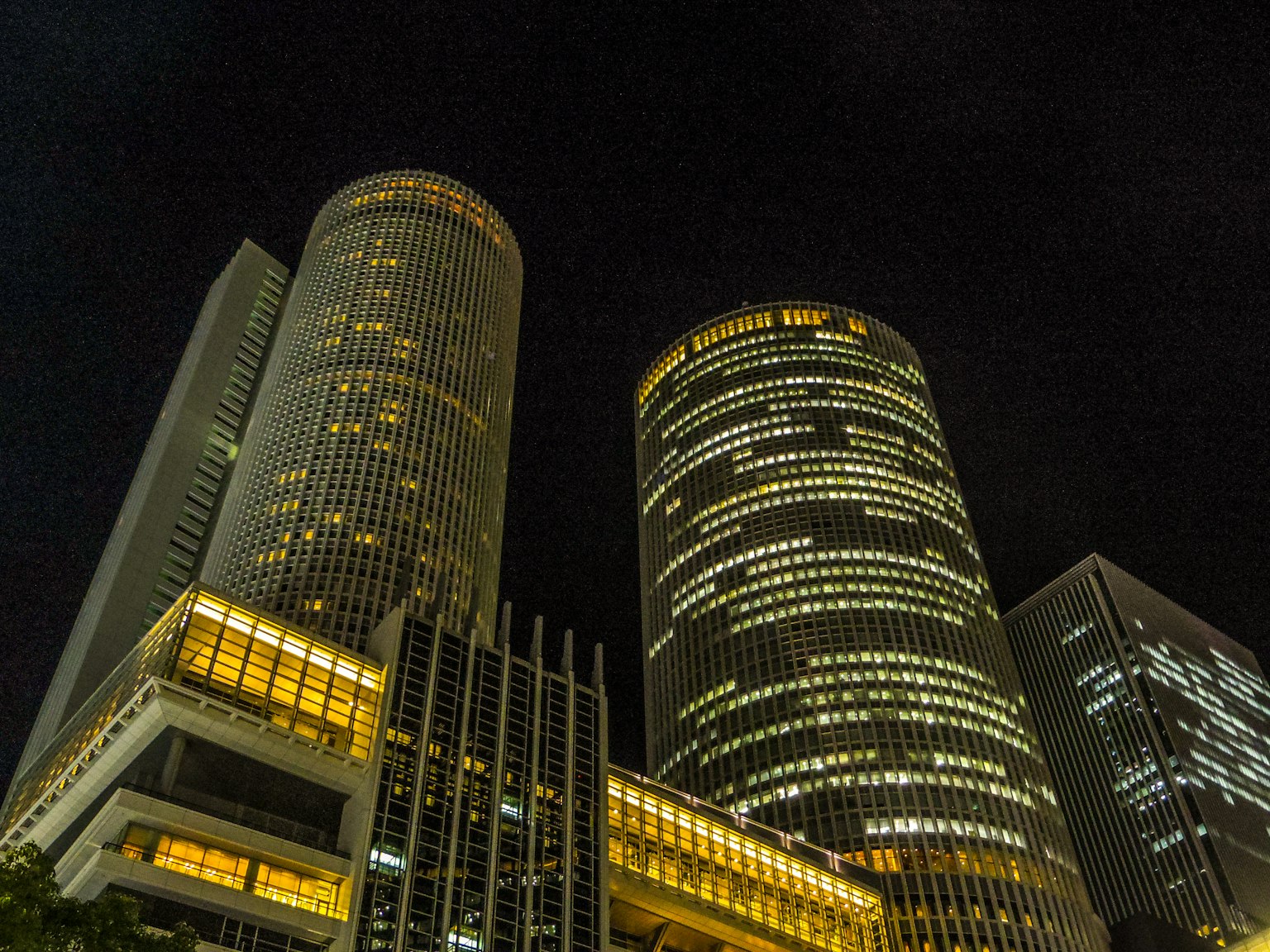 夜景城市景觀與照明摩天大樓