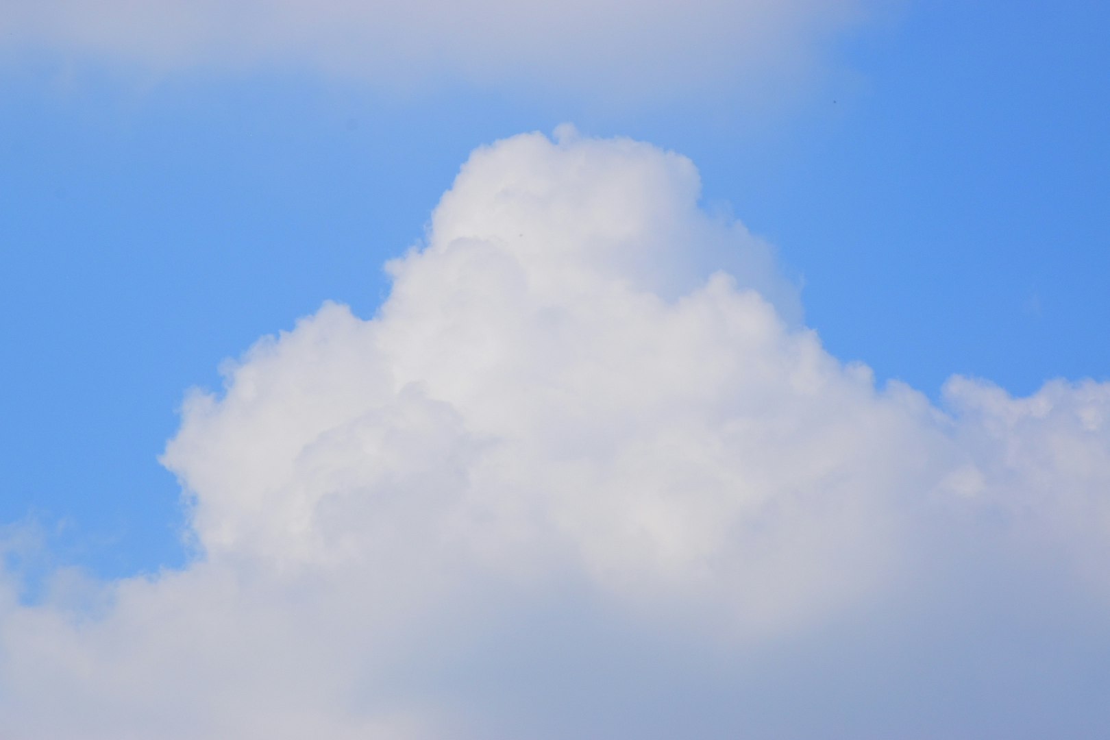 もくもくわたあめ雲の青空