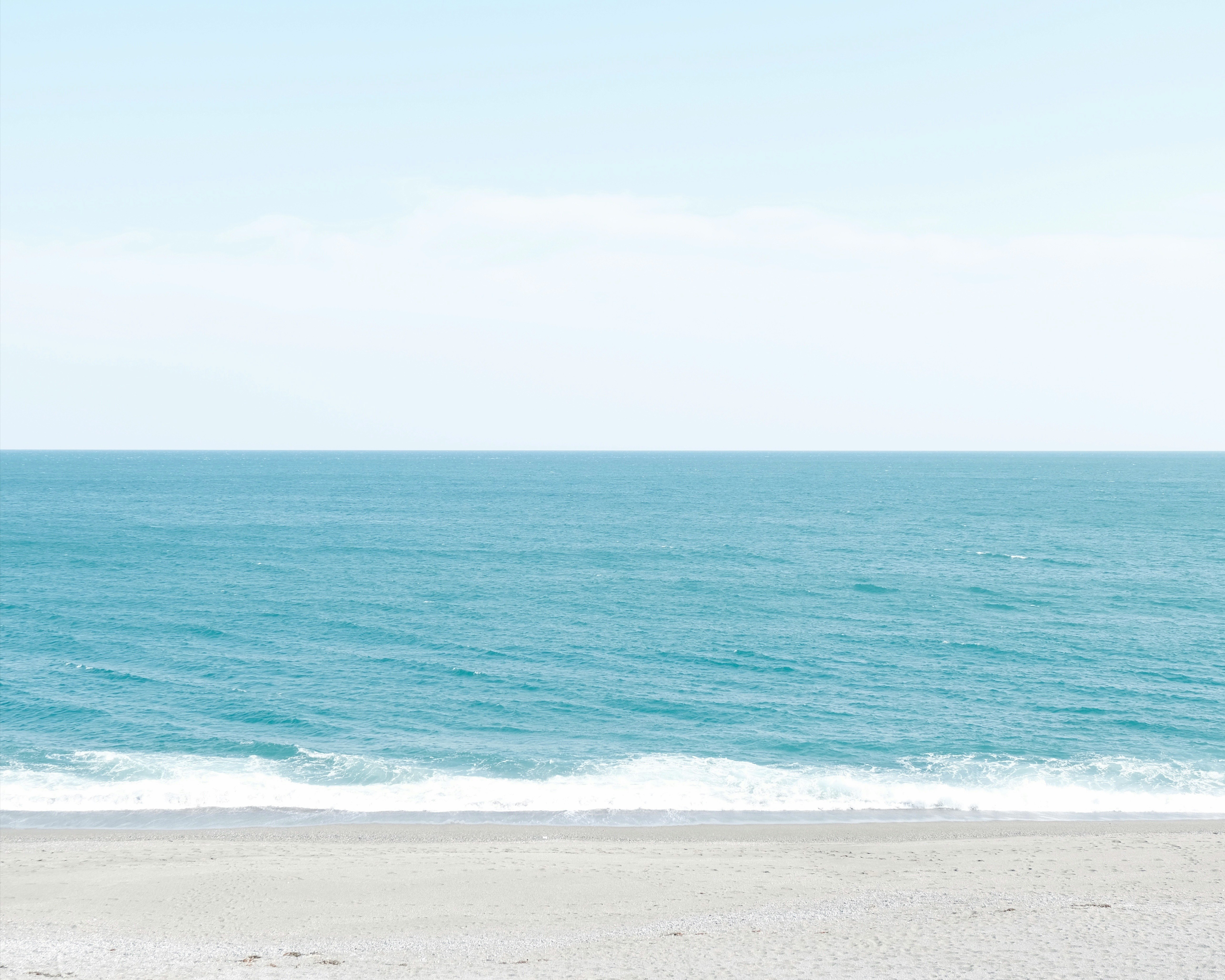 桂浜の海と砂浜の風景
