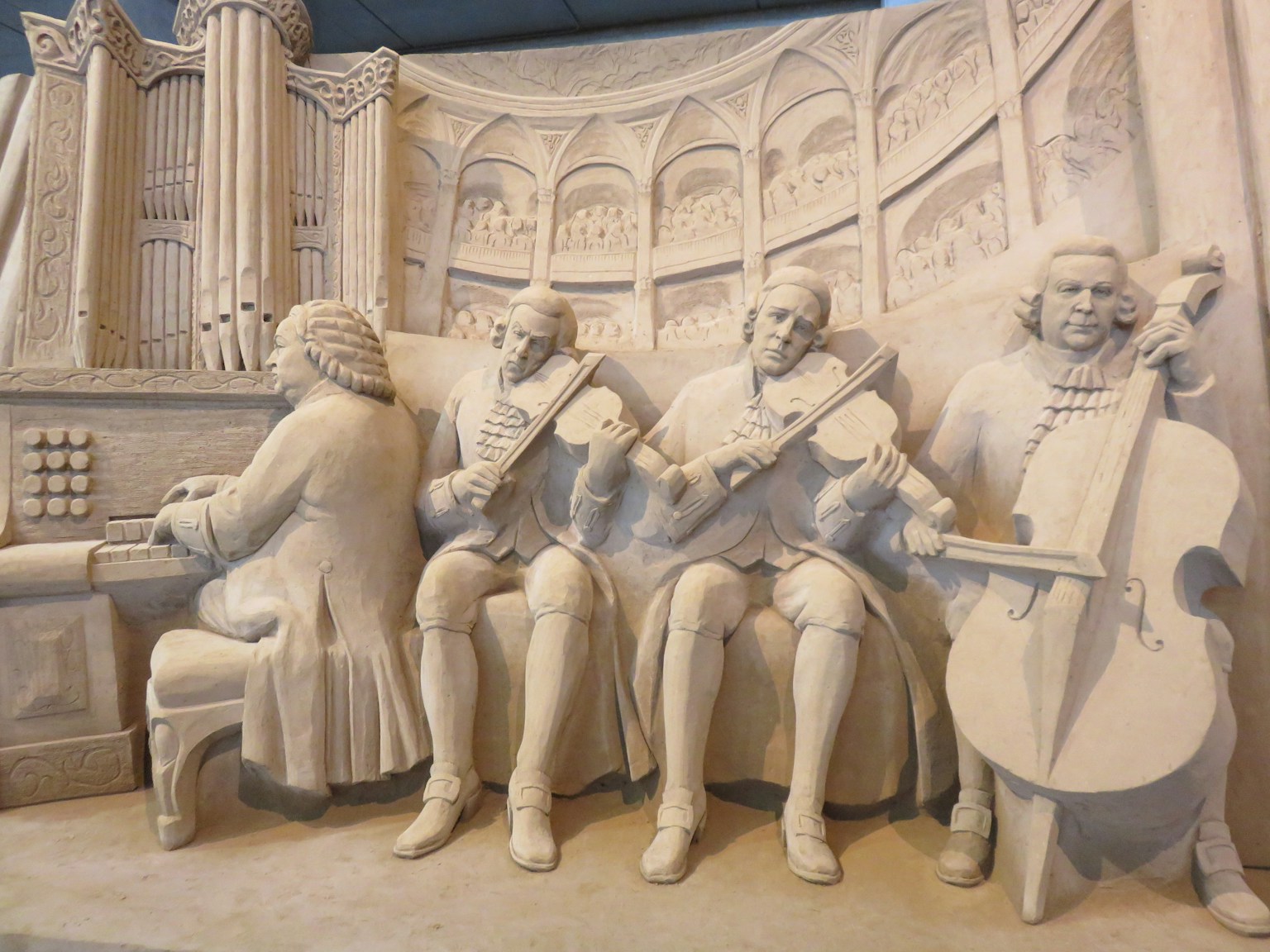 沙雕音樂家的表演雕塑