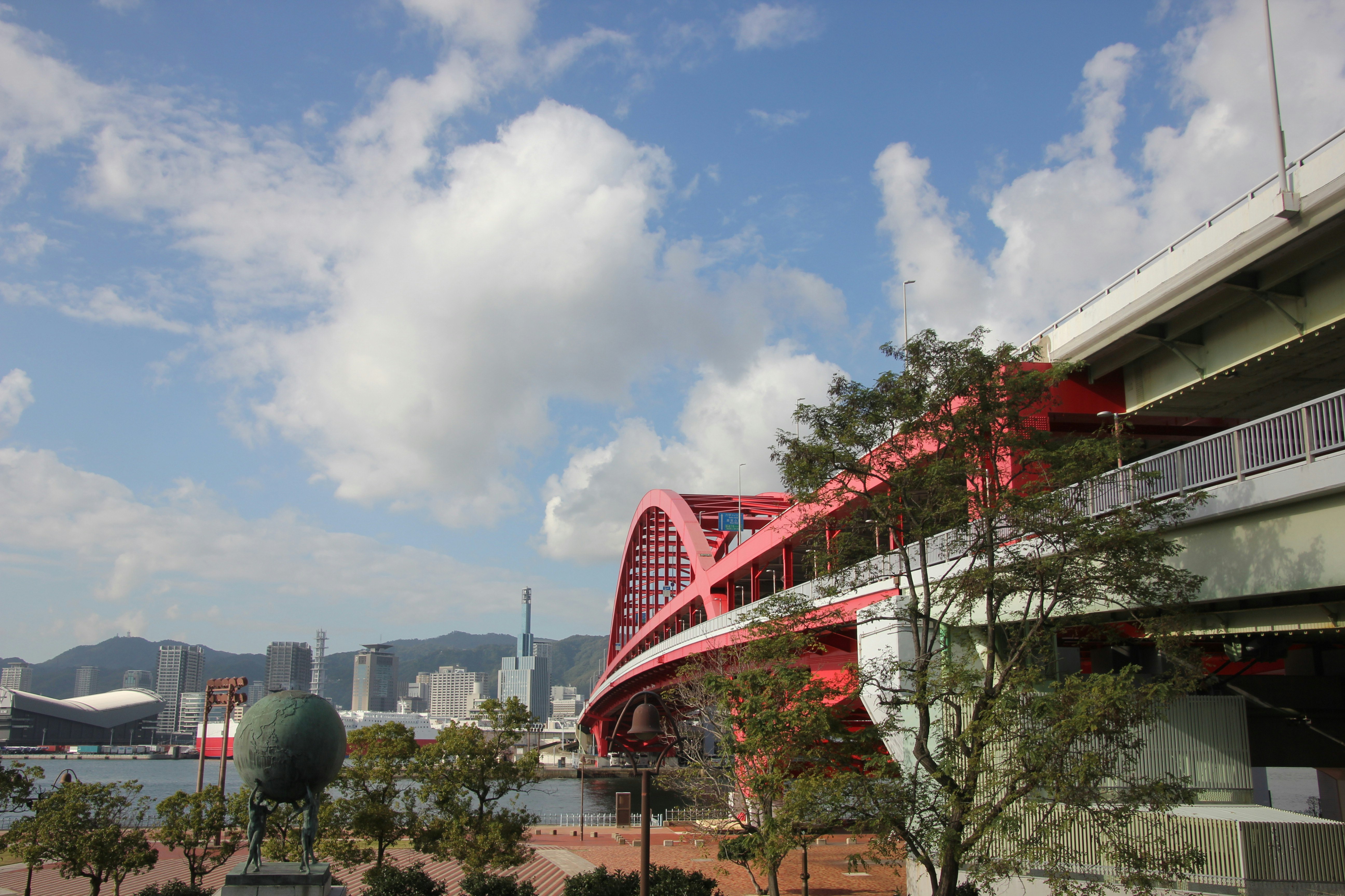 神户大桥与海岸景观