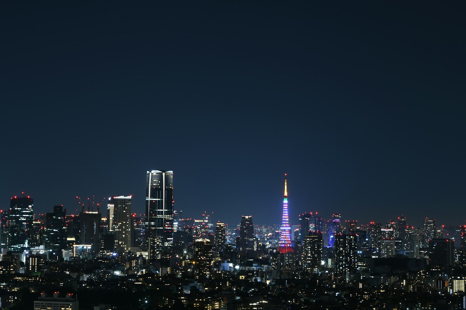 Splendida vista notturna di Tokyo con la Torre di Tokyo