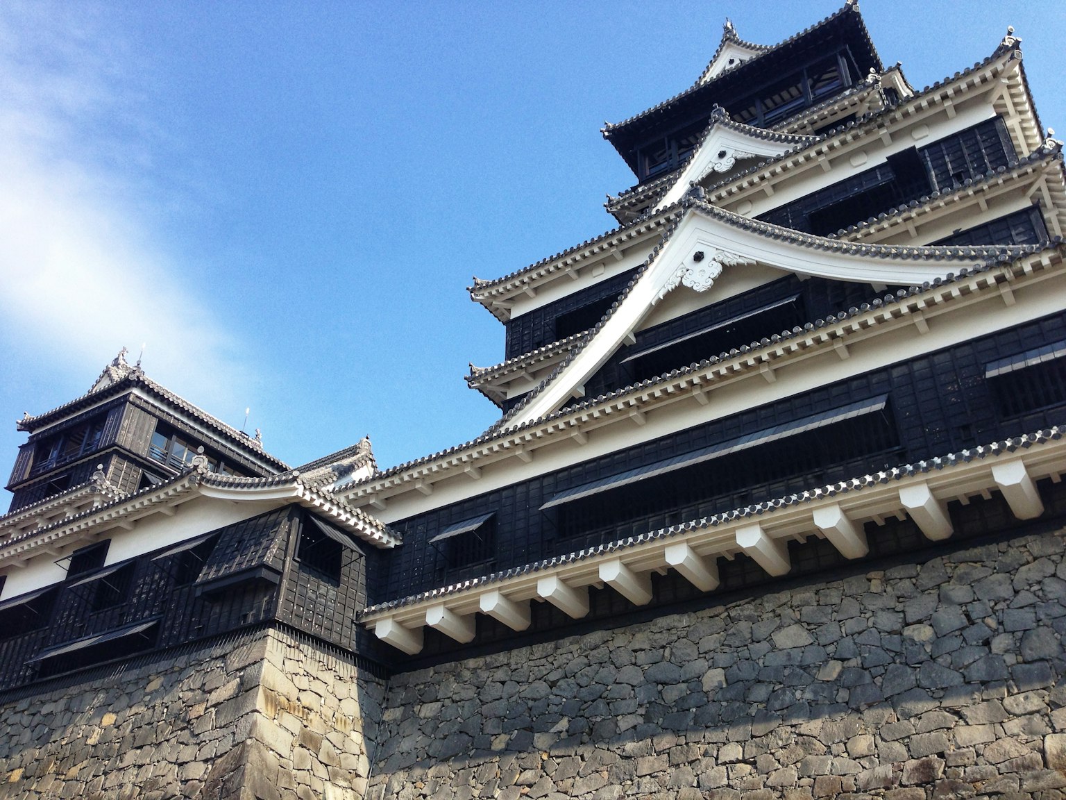 Beautiful exterior of Kumamoto Castle with unique roof design