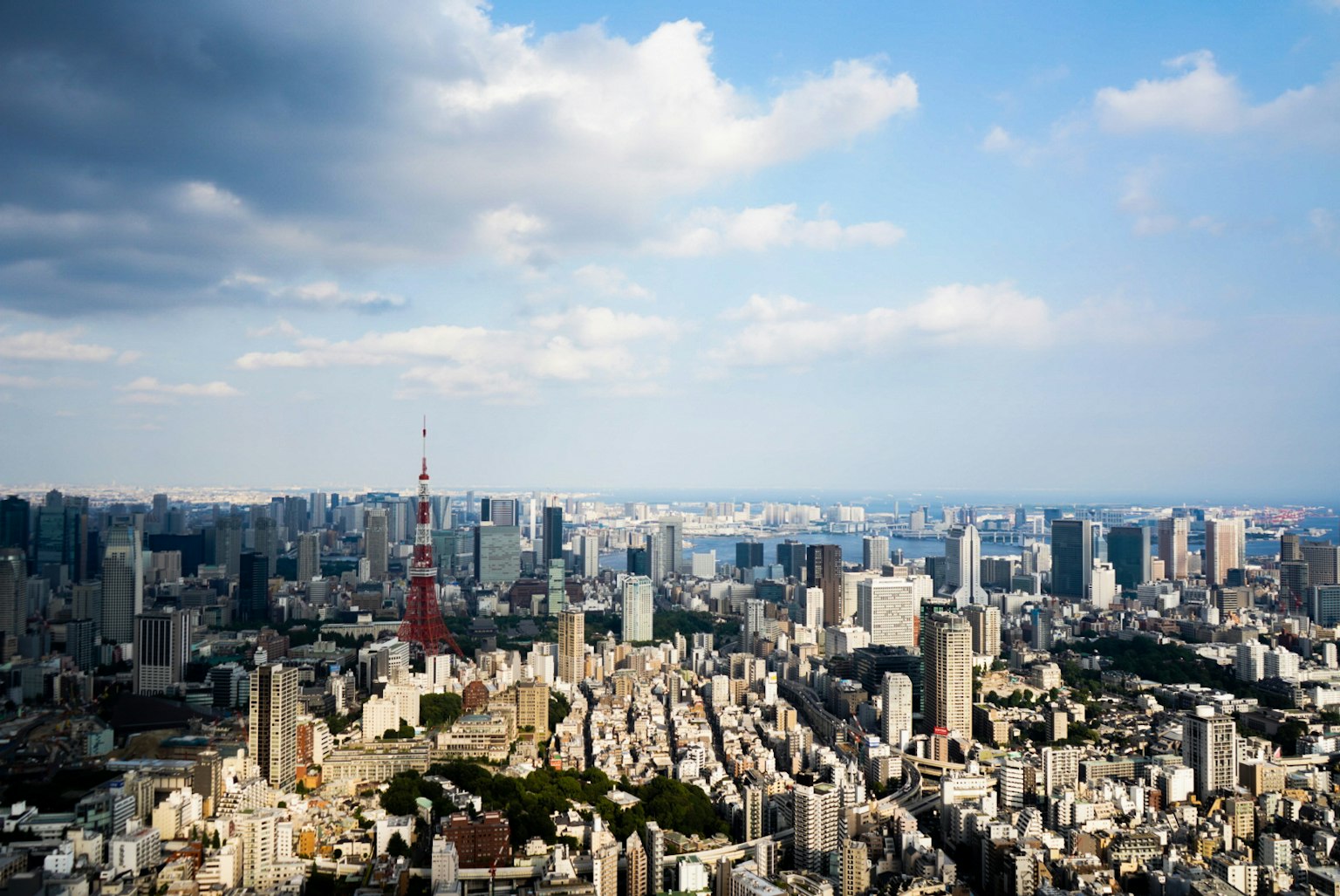 東京天際線的景觀，特色東京塔