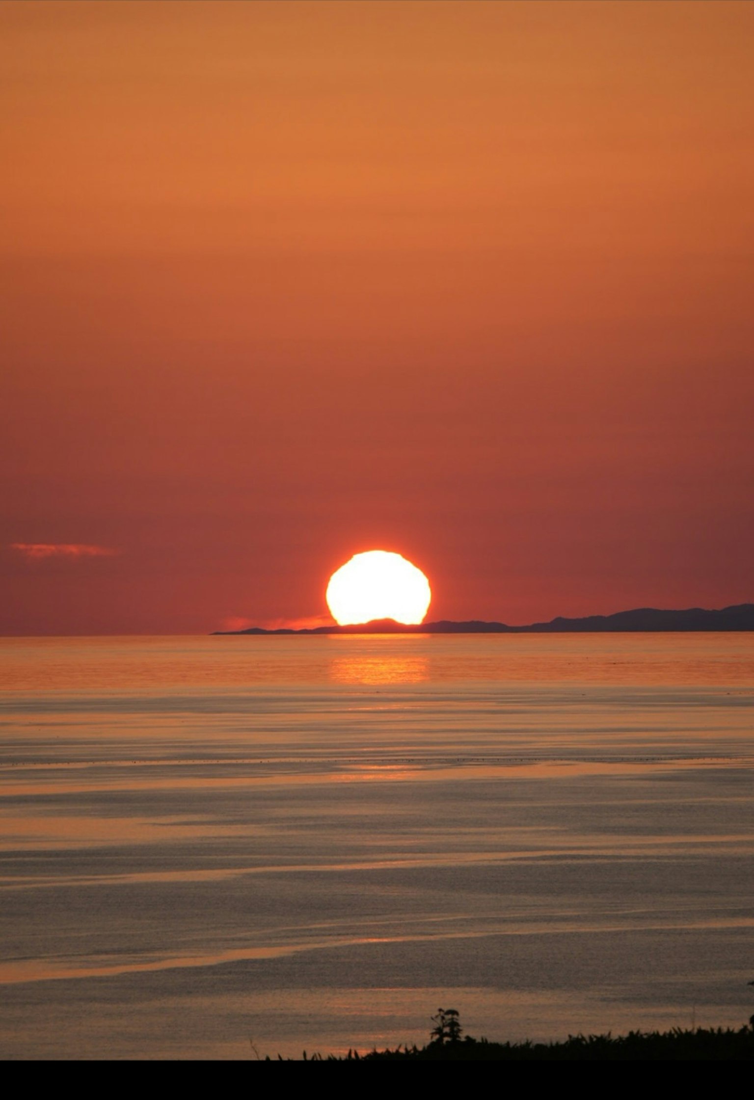Schöner Sonnenuntergang über dem Ozean