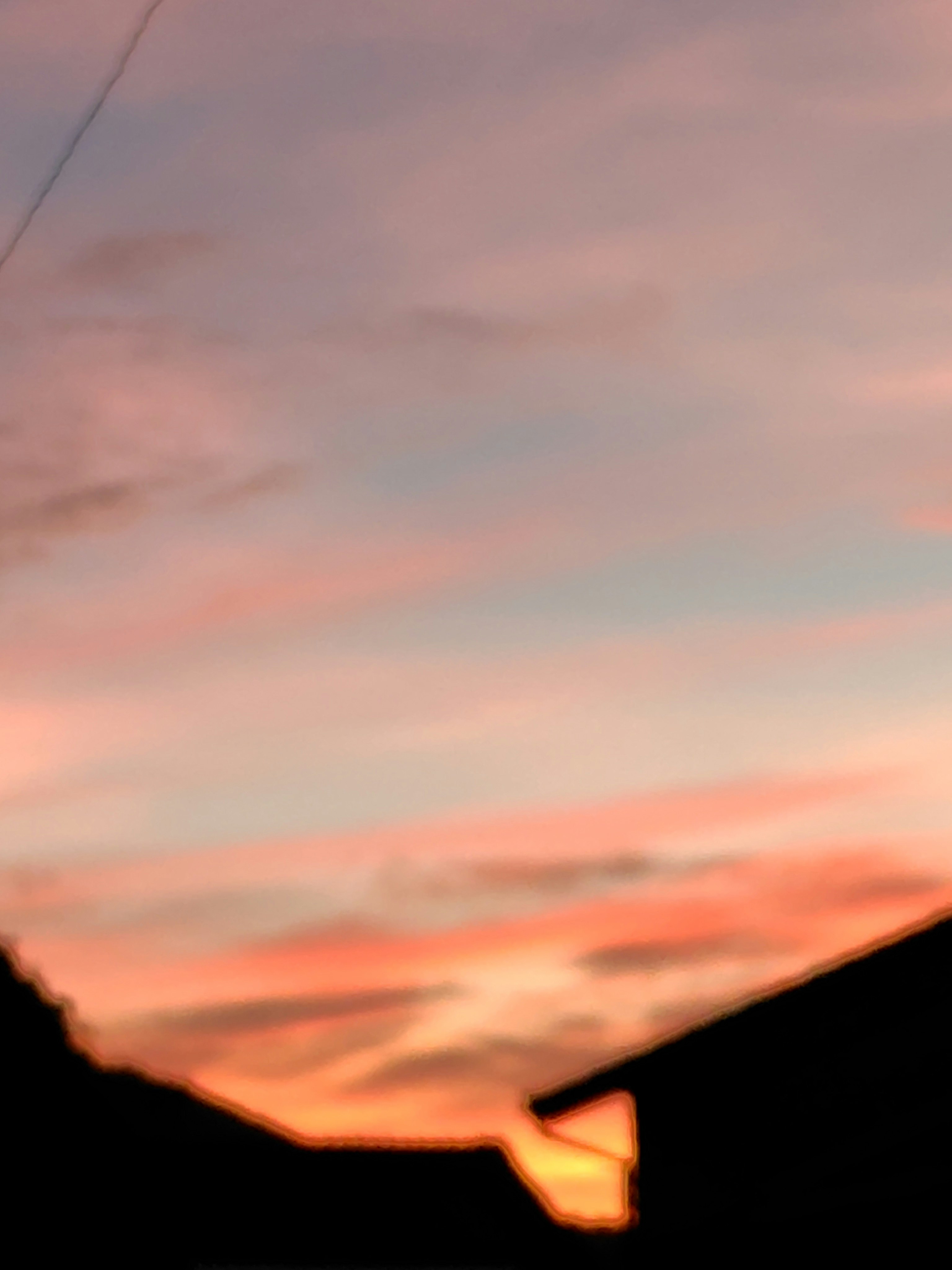 夕焼けの空と雲のグラデーション